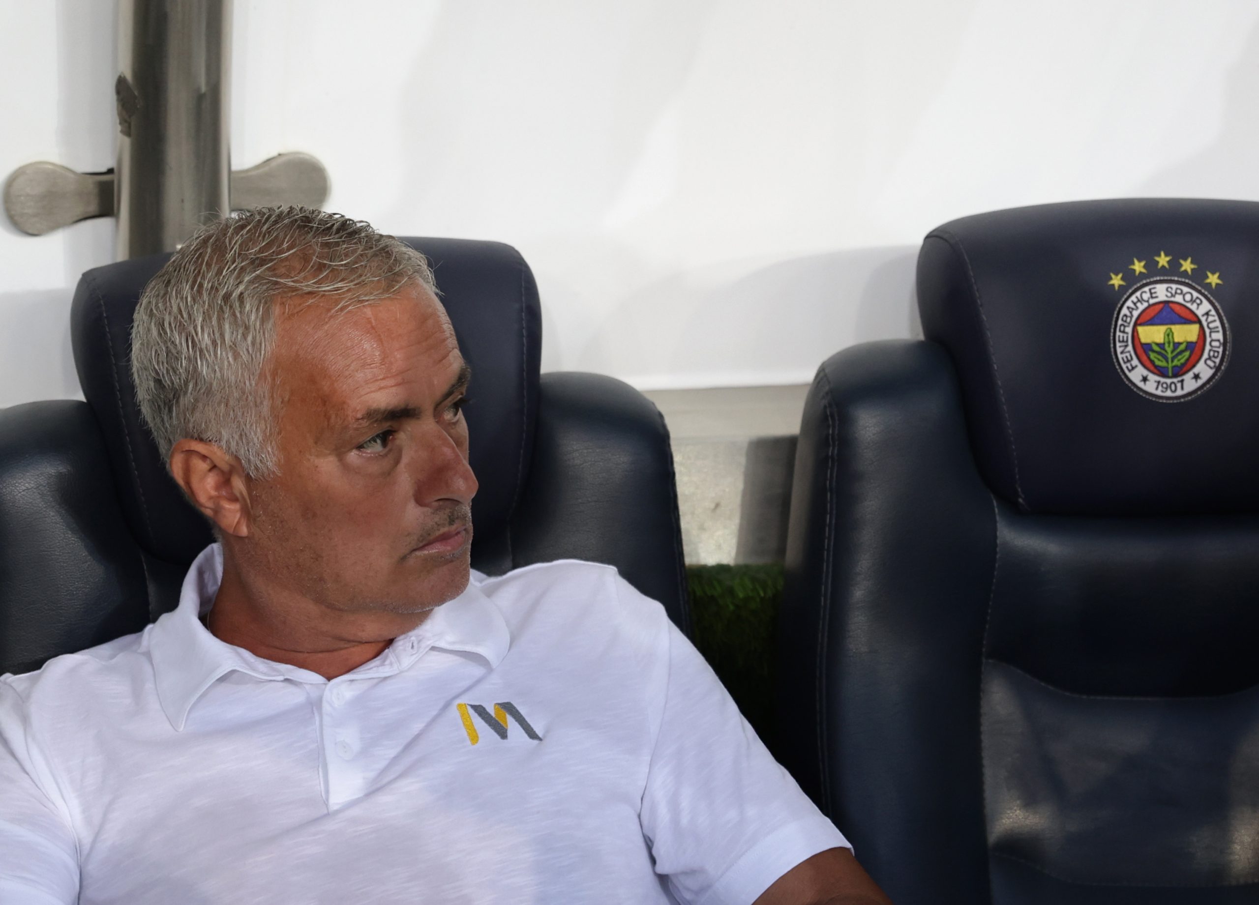 Fenerbahçe de Mourinho ‘cai’ para a Liga Europa após empate com Lille