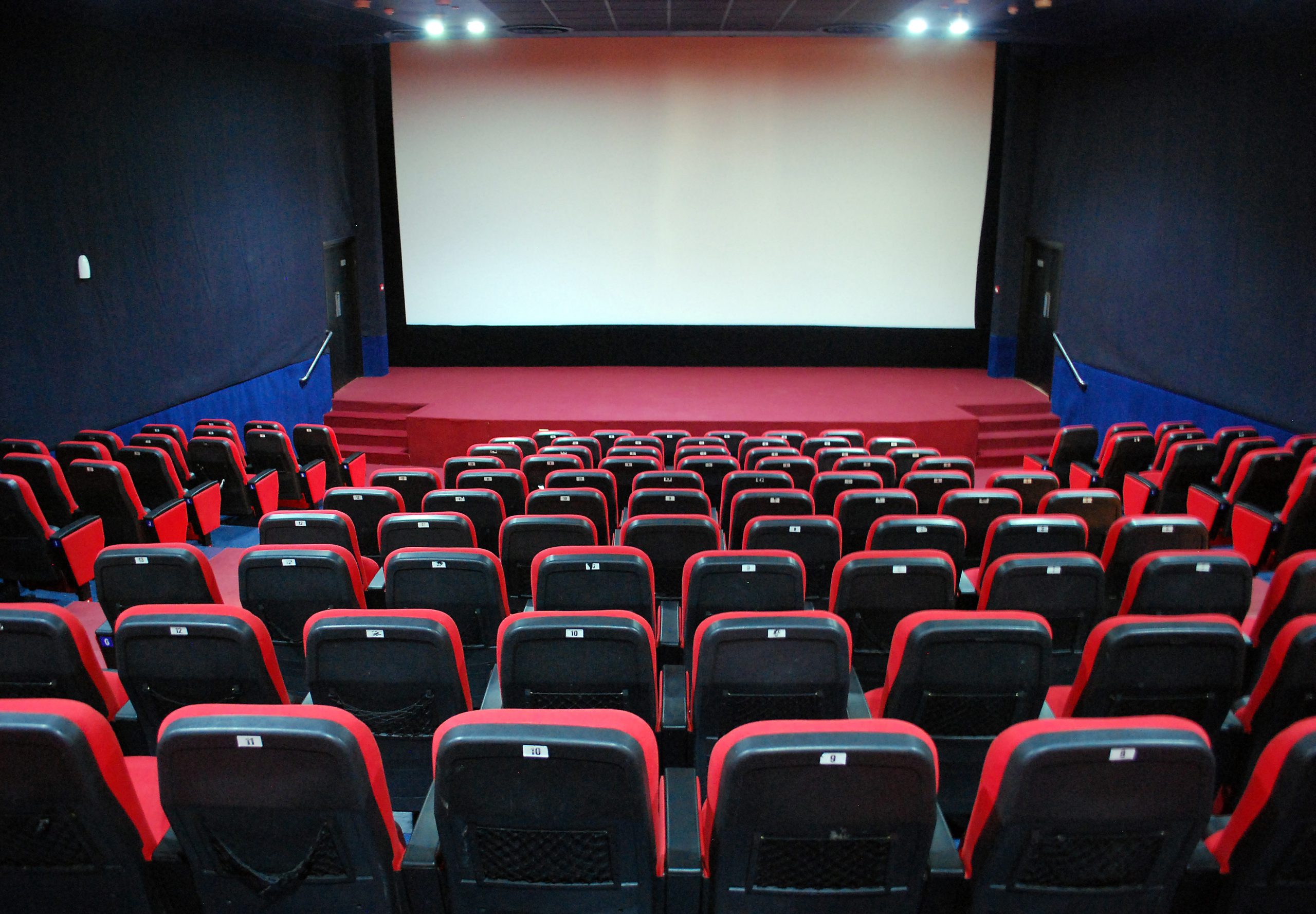 Covid-19: Exibidora UCI Cinemas reabre hoje, apenas em Gaia
