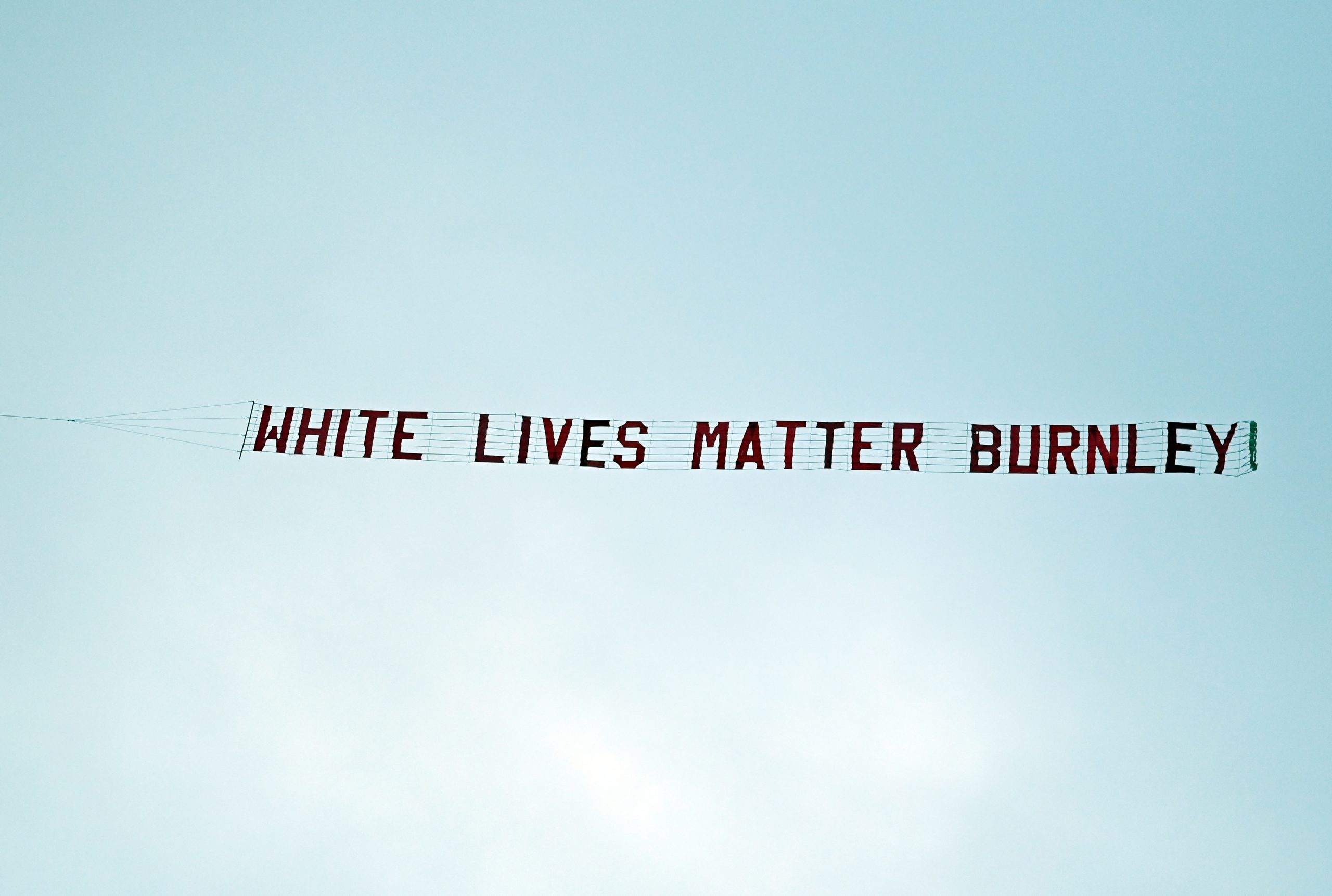 Burnley identificou e vai banir autores da mensagem ‘White Lives Matter’