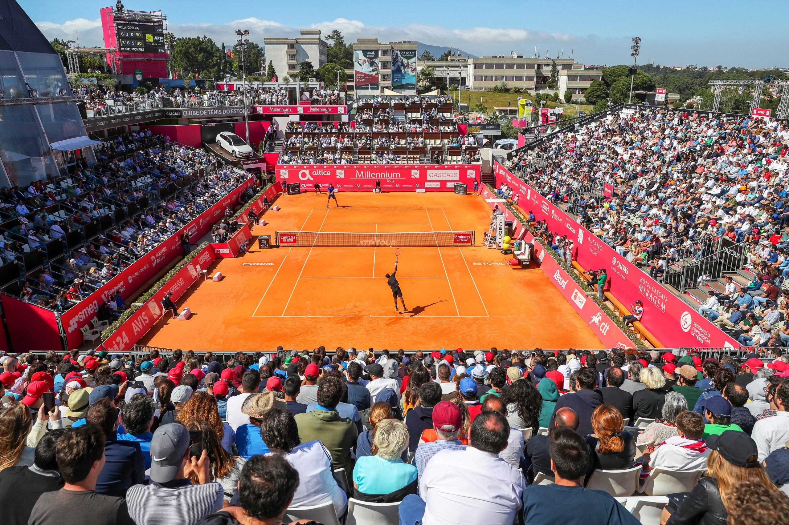 Um português a escrever história, lesões, surpresas e autógrafos. Estoril Open, muito mais que um torneio de ténis