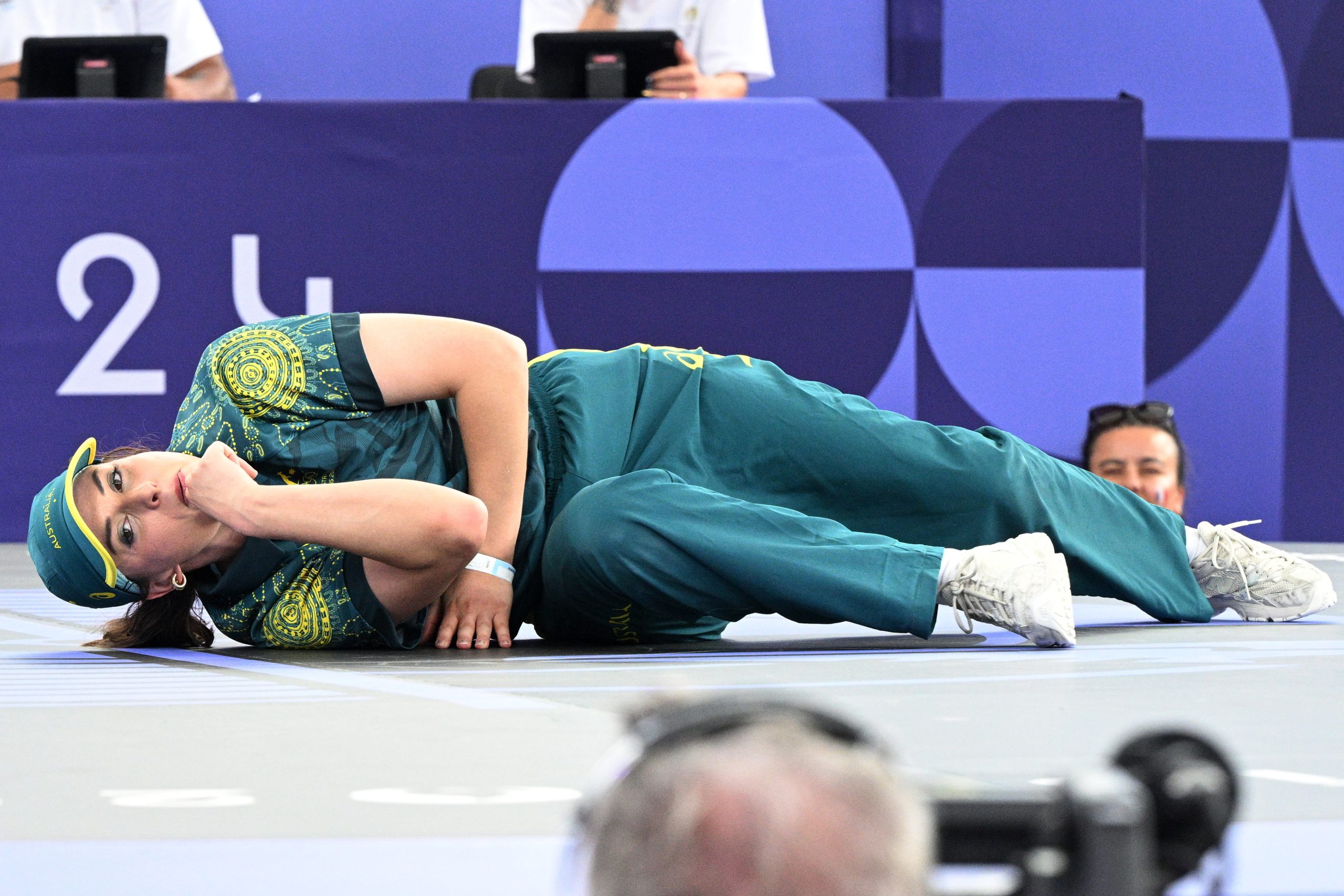 Dançarina australiana de break denuncia campanha de ódio “devastadora” após Paris2024