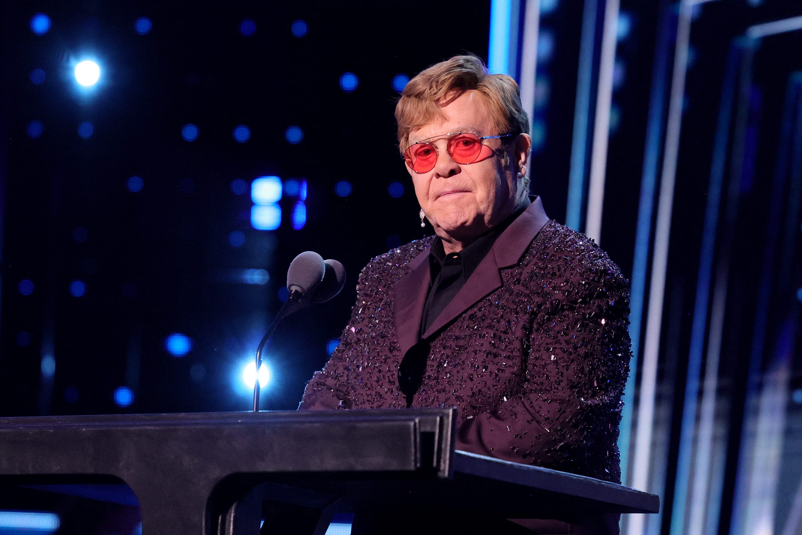 Elton John conquista o “Grand Slam” dos prémios com Emmy