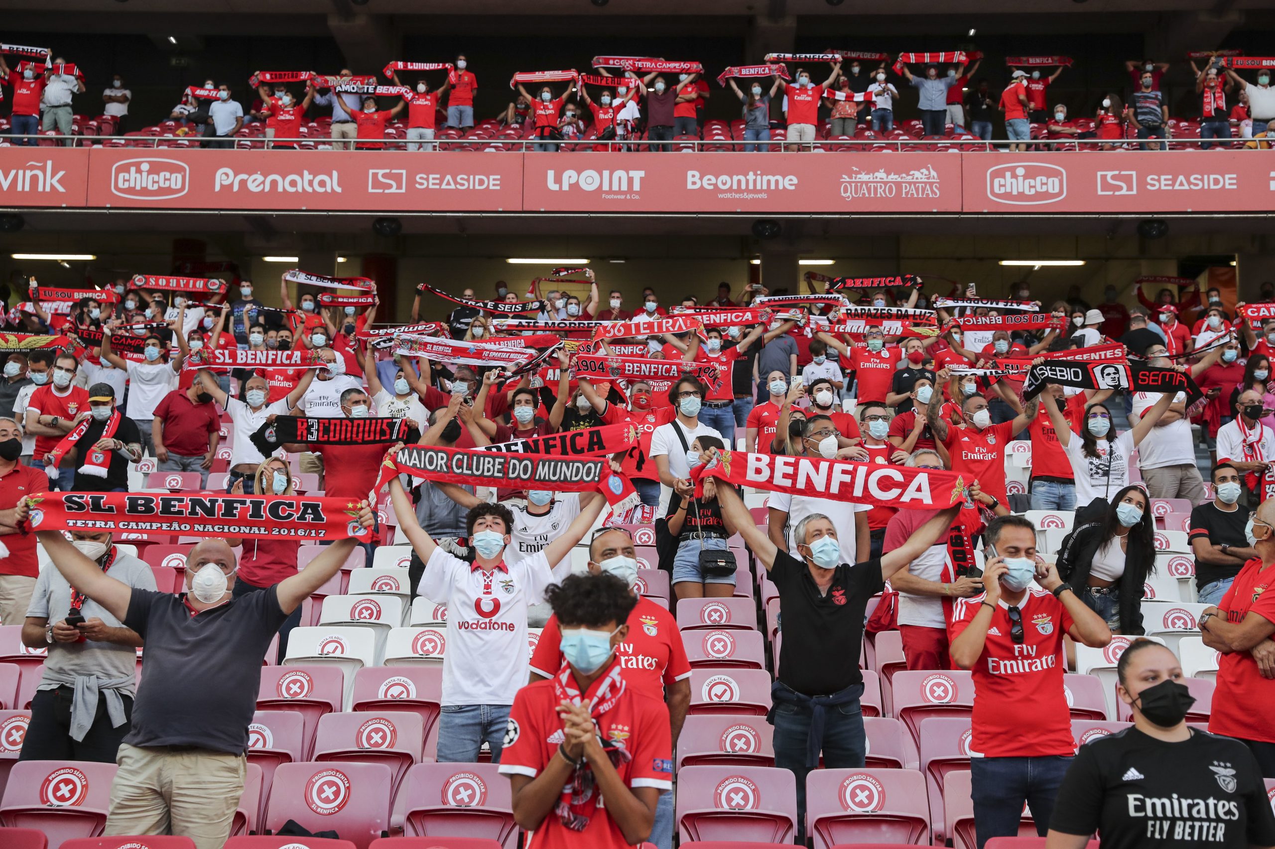 Benfica volta a colocar ‘red pass’ à venda