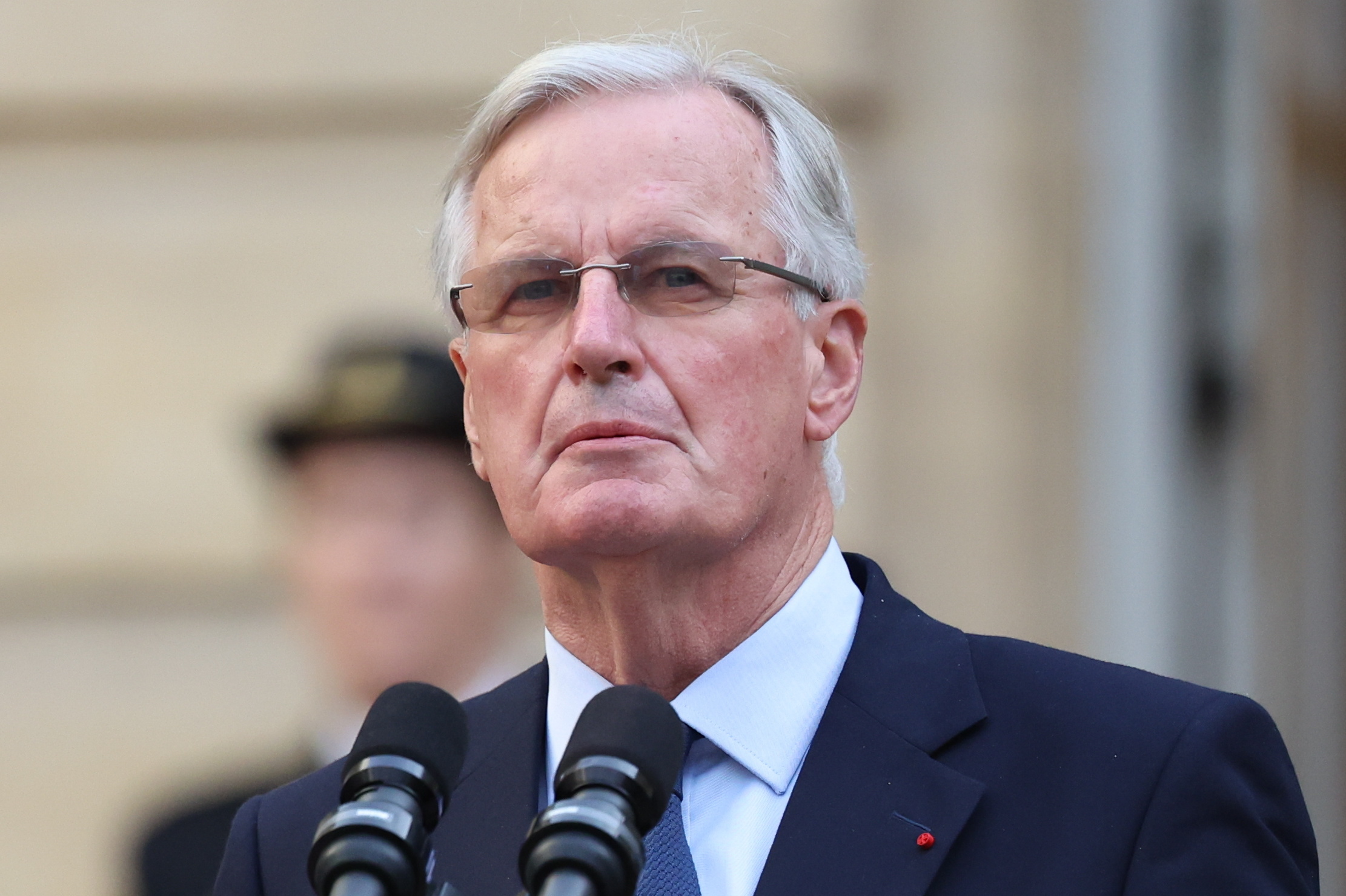Barnier anuncia limite na emissão de vistos. França não controla de forma ‘satisfatória’ a política migratória