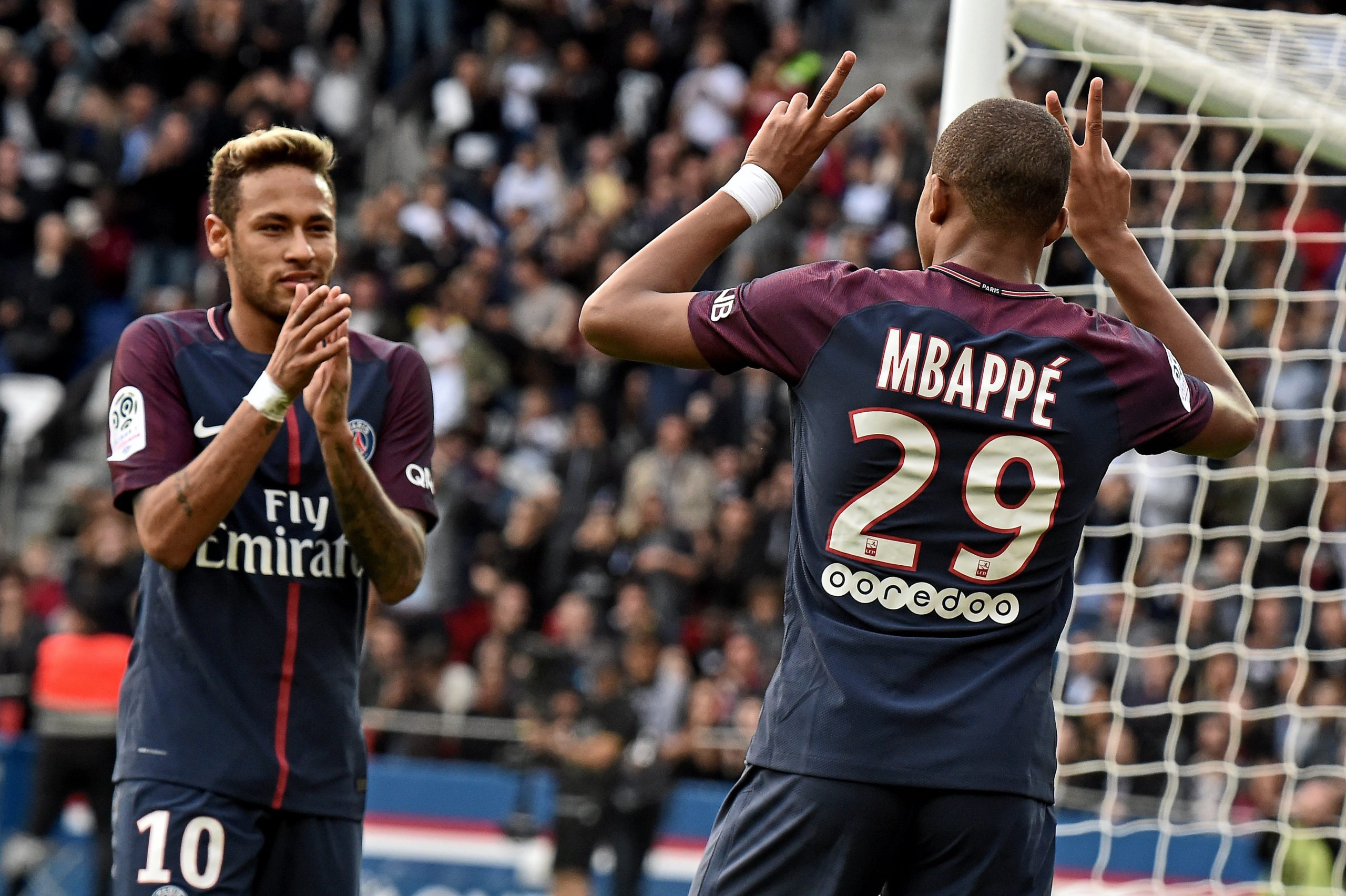 Neymar não está feliz. Mbappé é o problema e Coutinho a solução
