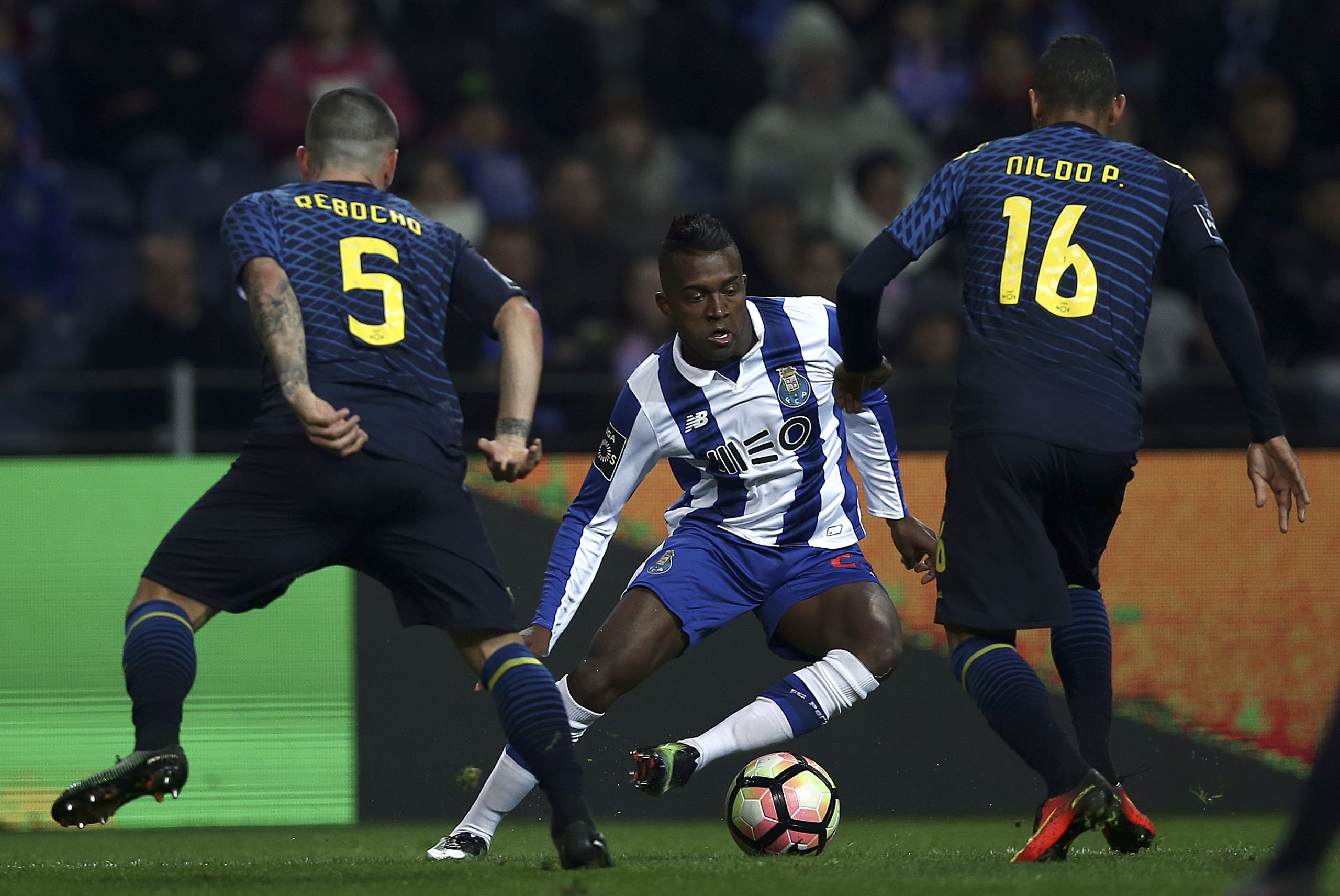 Kelvin emprestado pelo FC Porto aos brasileiros do Vasco da Gama