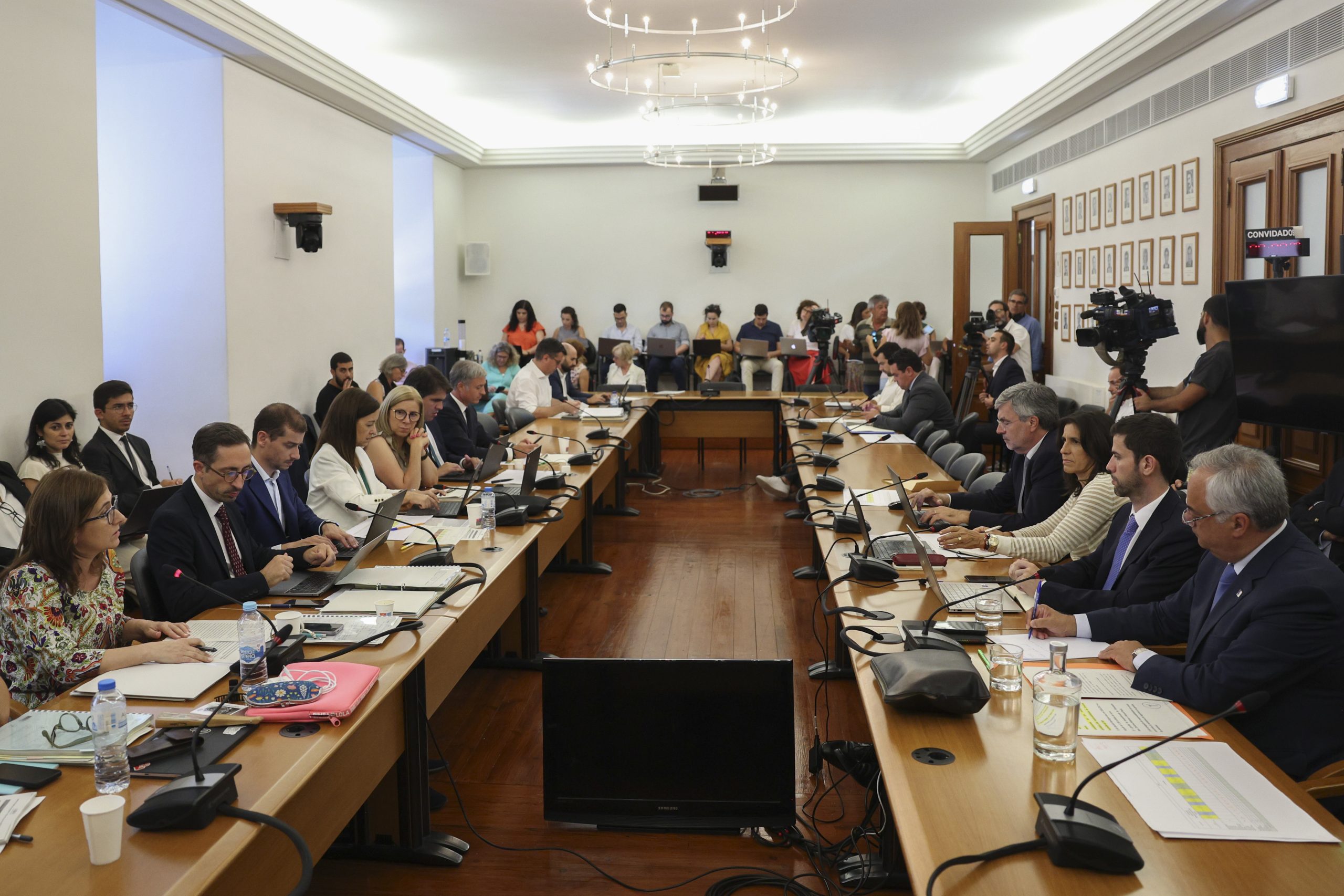 Caso gémeas: “Não fiz nada que o secretário de Estado não me tivesse pedido”, diz secretária de Lacerda Sales