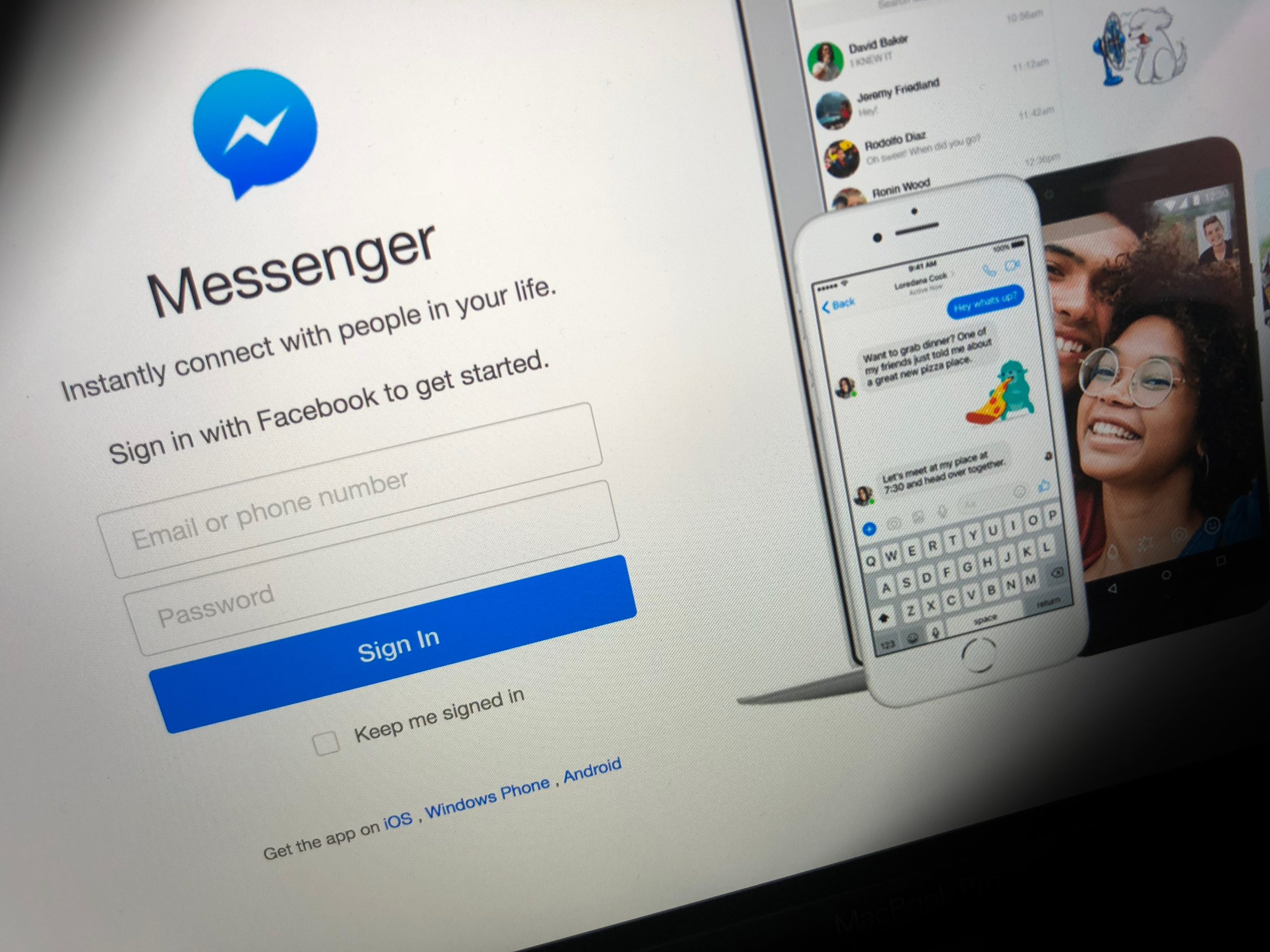 Facebook confirma que lê as conversas e controla fotografias partilhadas no Messenger