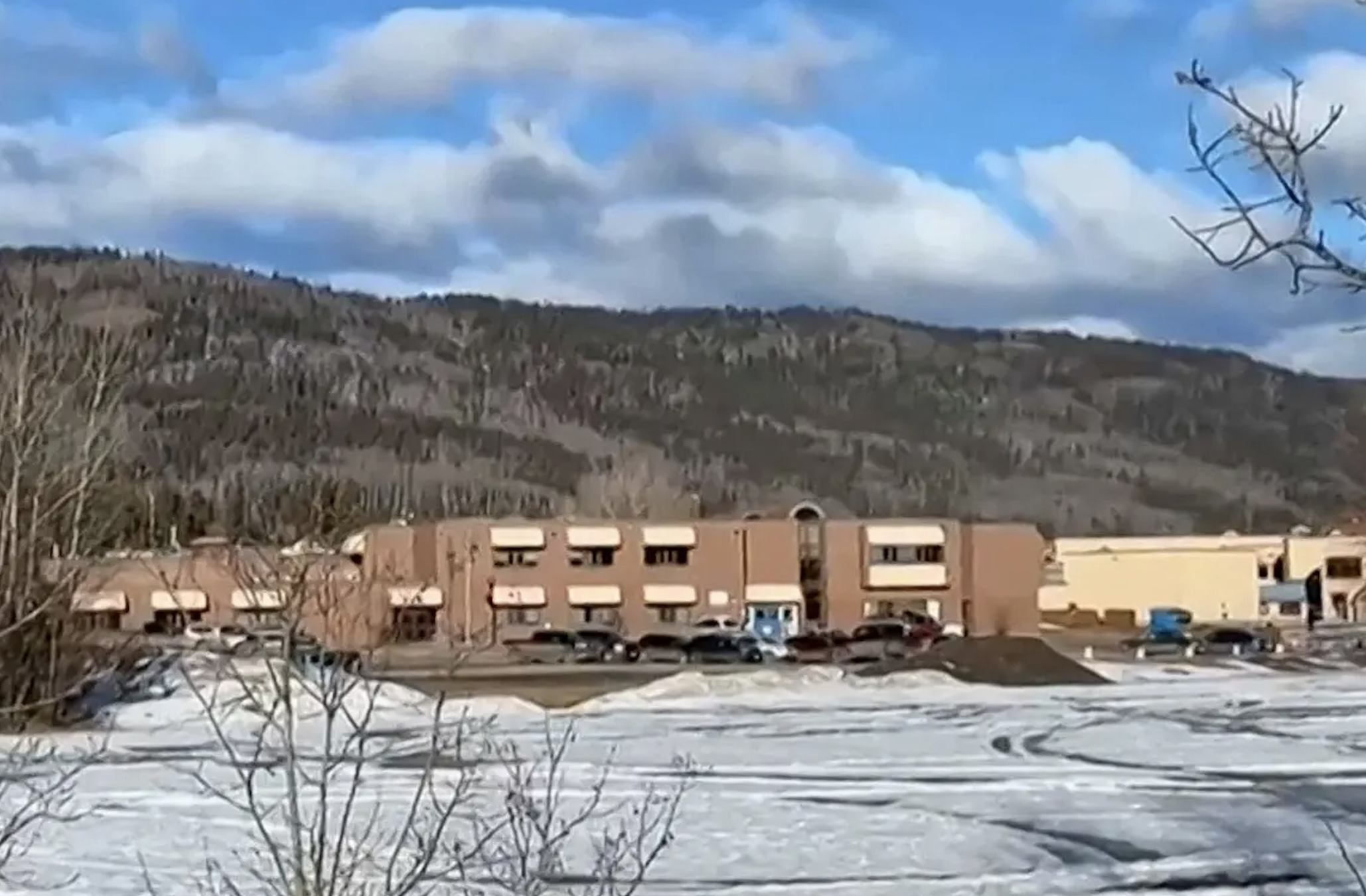 Dez mortos em ataque a tiro numa escola secundária no Canadá