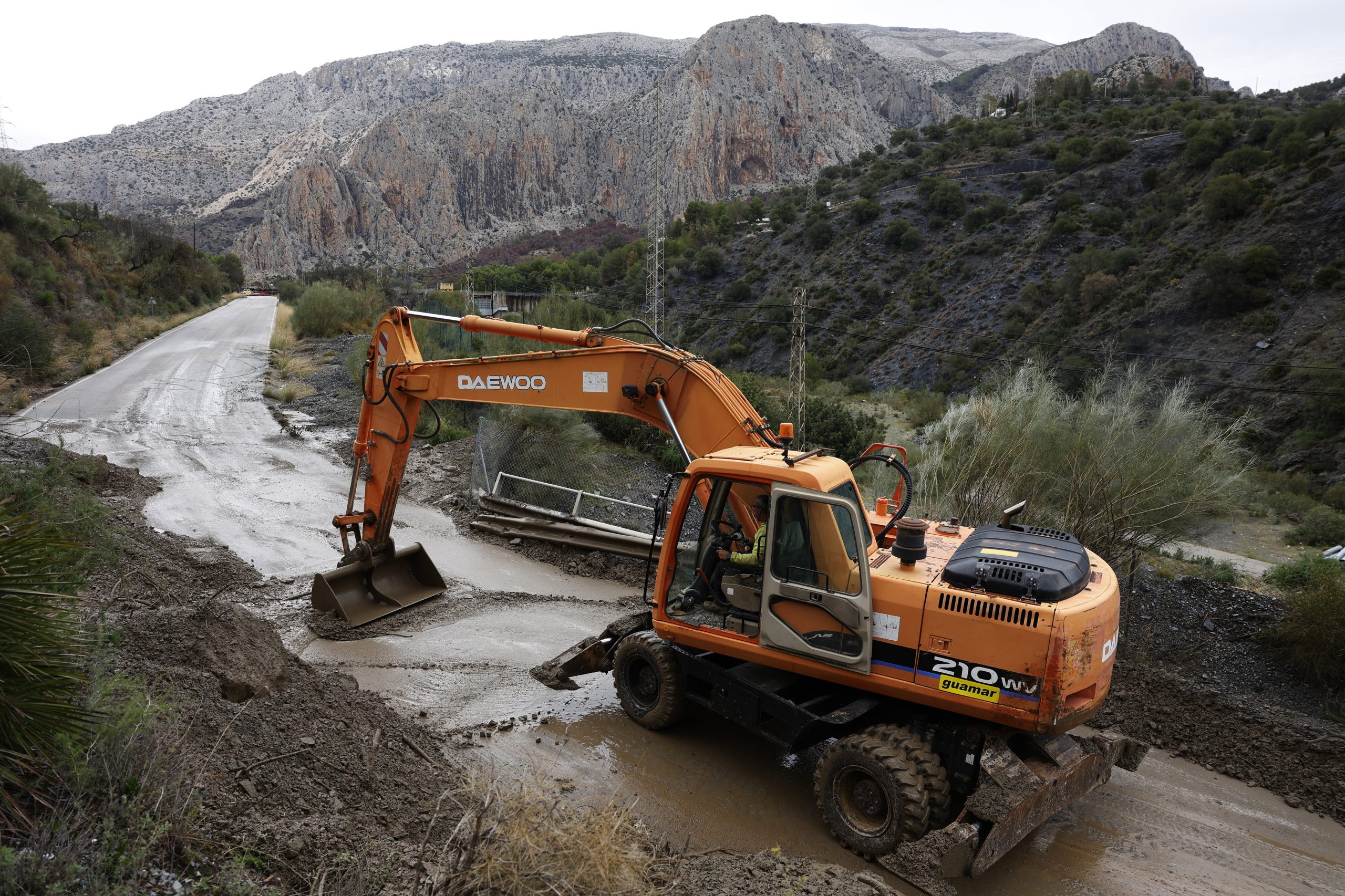 Gota fria. Novas chuvas torrenciais provocam milhares de deslocados em Málaga