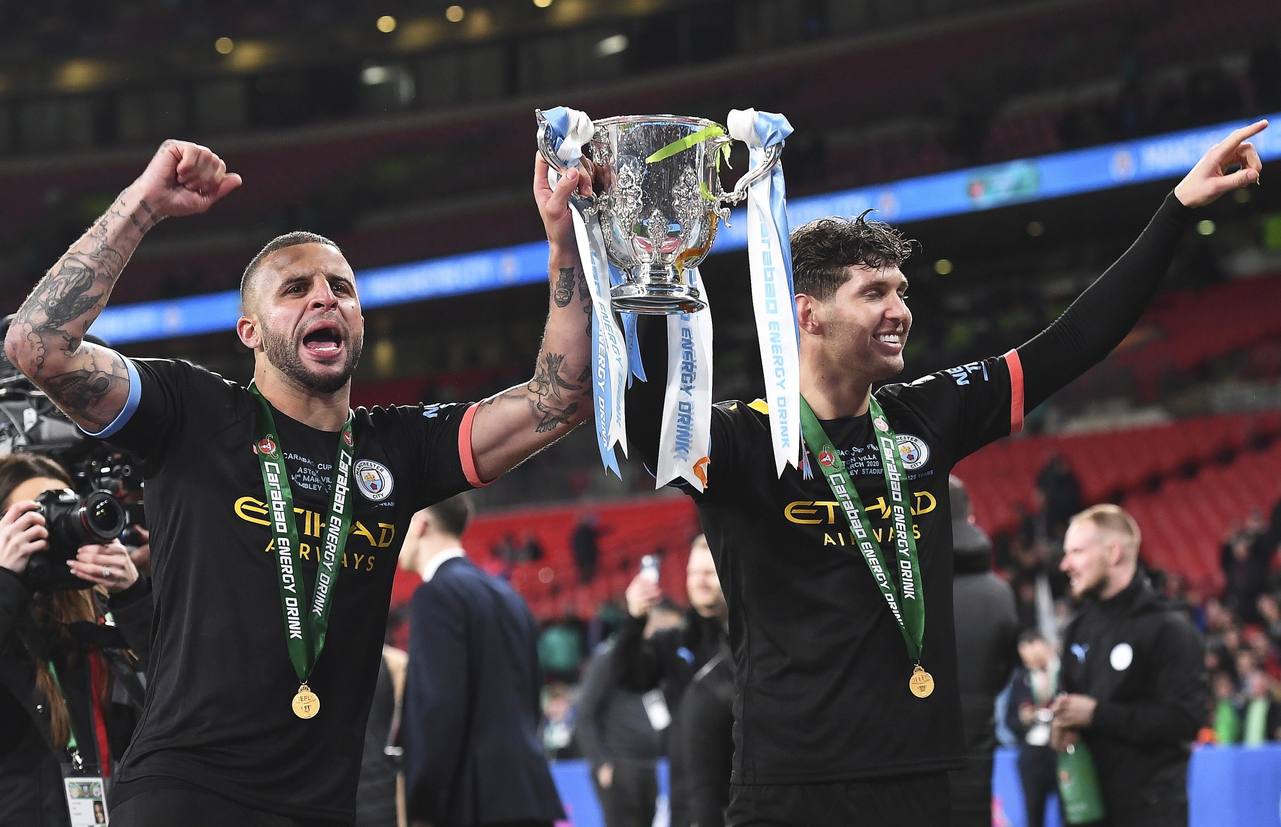 Manchester City vence Aston Villa e reconquista Taça da Liga inglesa
