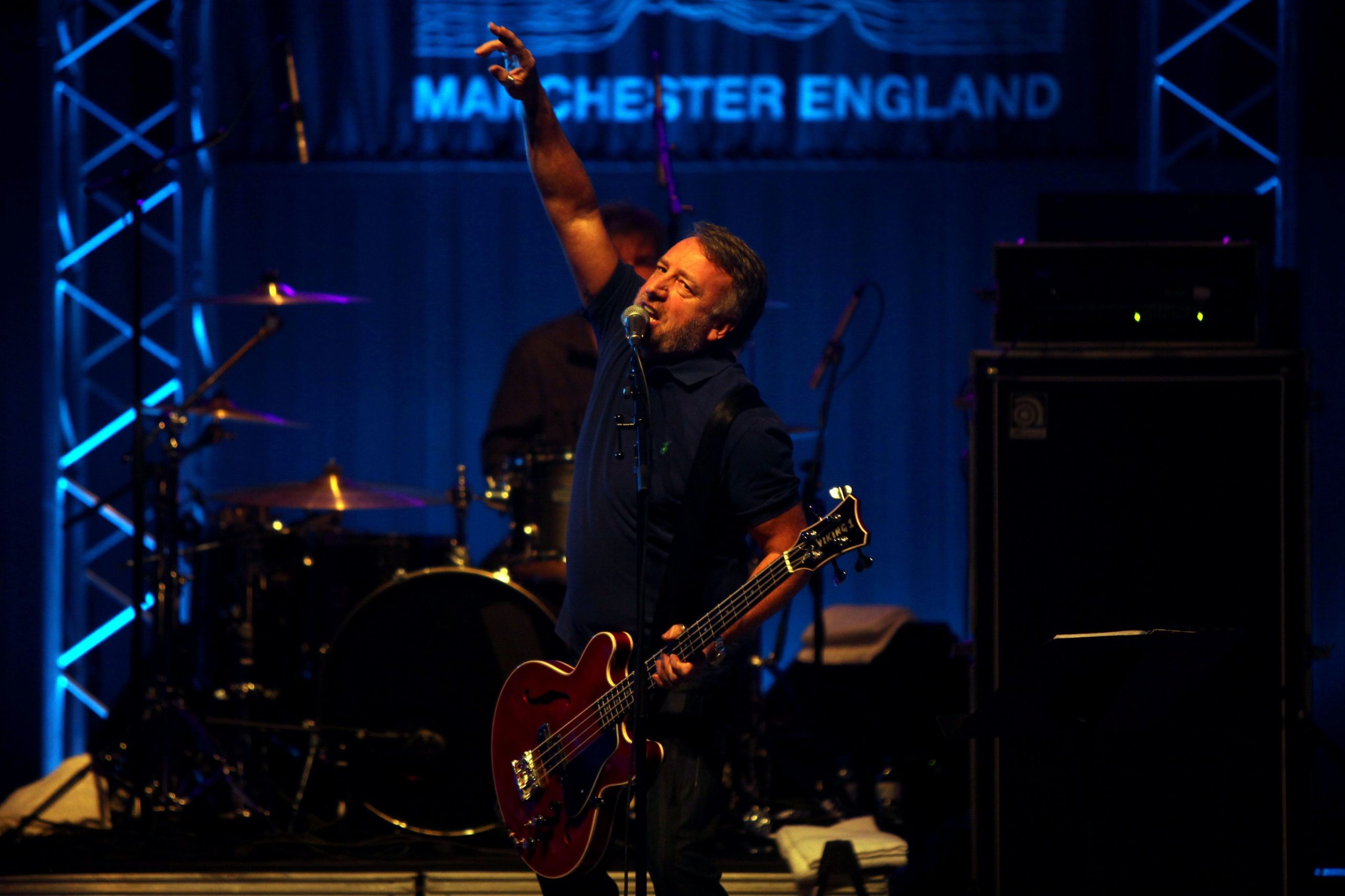 Peter Hook atua em abril em Portugal