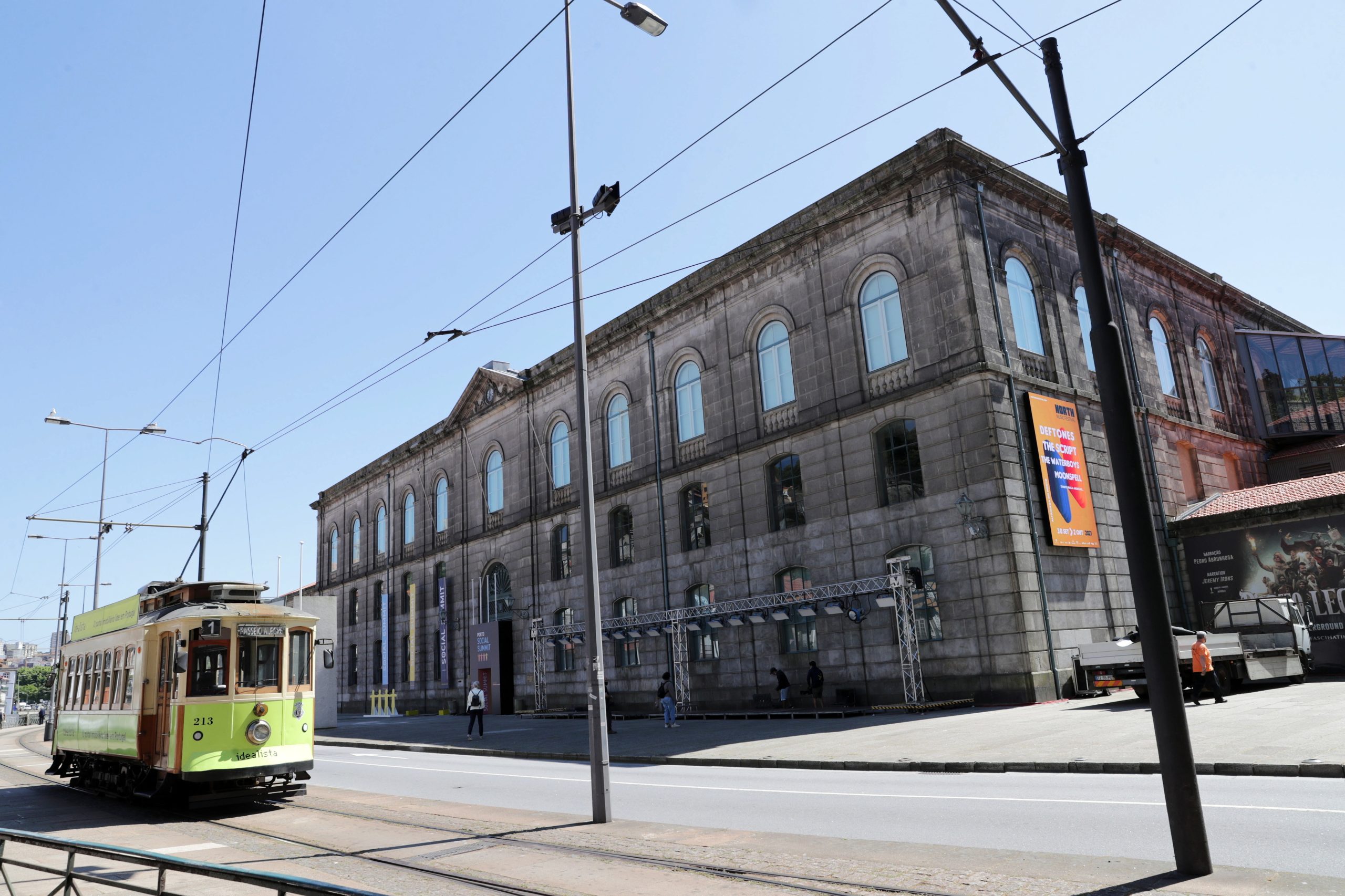 Alfândega do Porto acolhe exposição com mais de 70 obras originais de Banksy