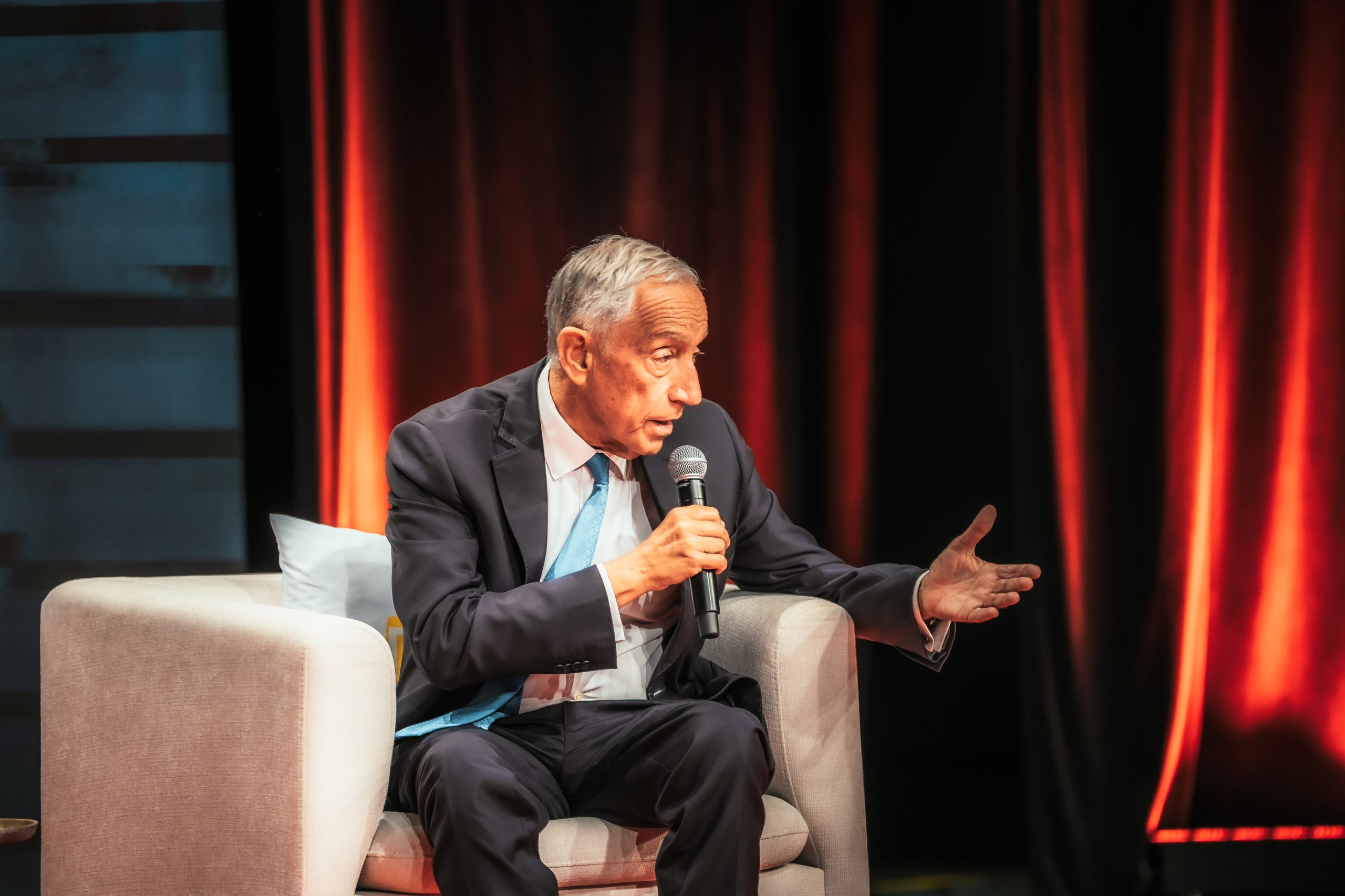 Influencers, jornais desportivos e um novo PNL. Para Marcelo, todas as estratégias para pôr pessoas a ler estão em cima da mesa