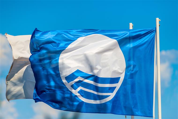 Bandeira Azul distingue 320 praias e 14 marinas em Portugal