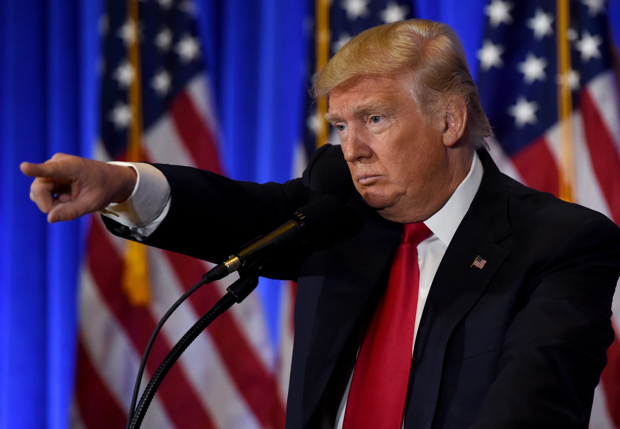 Porta-voz de Trump ameaçou expulsar jornalista da CNN
