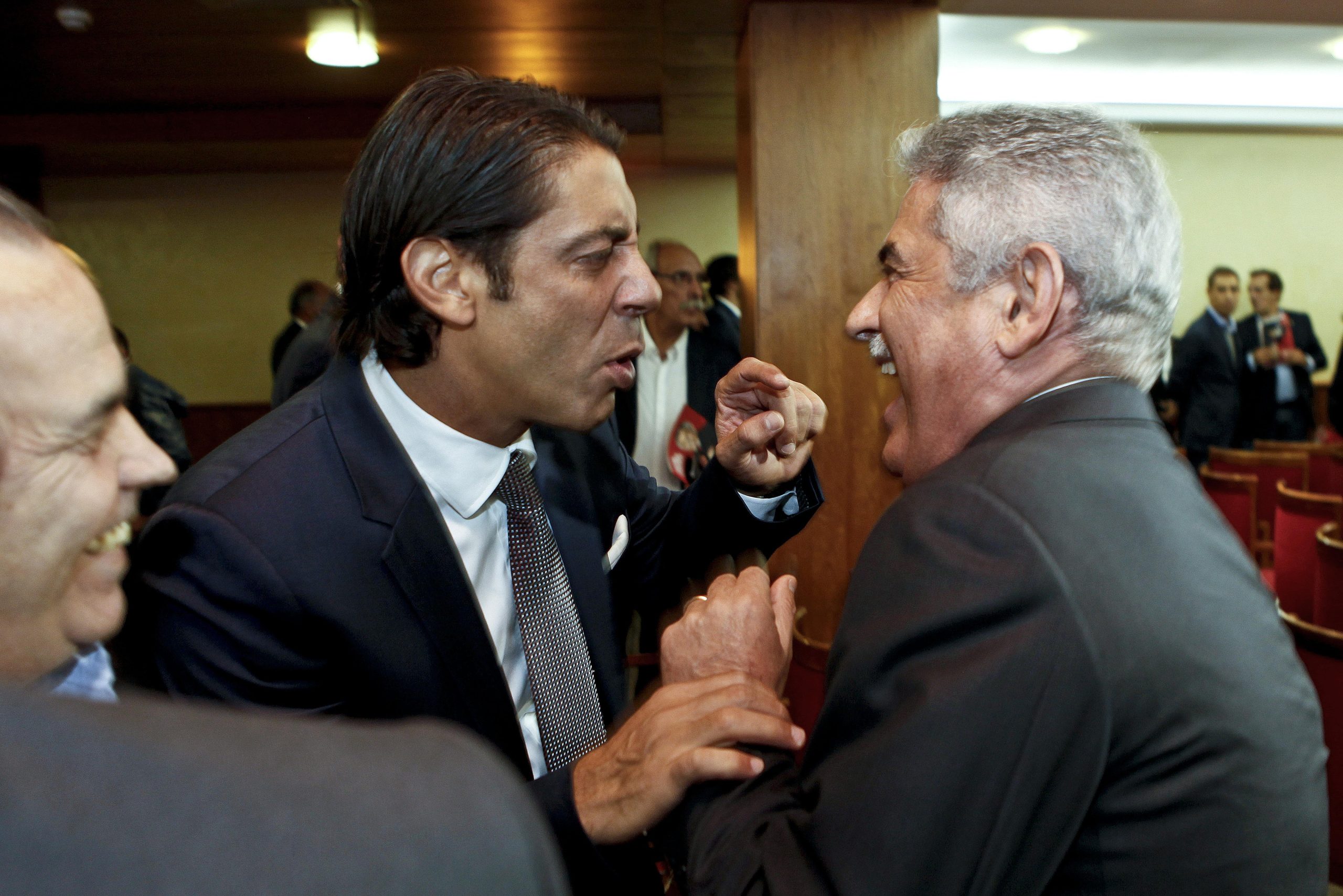 Advogado não falou com Vieira sobre substituição por Rui Costa