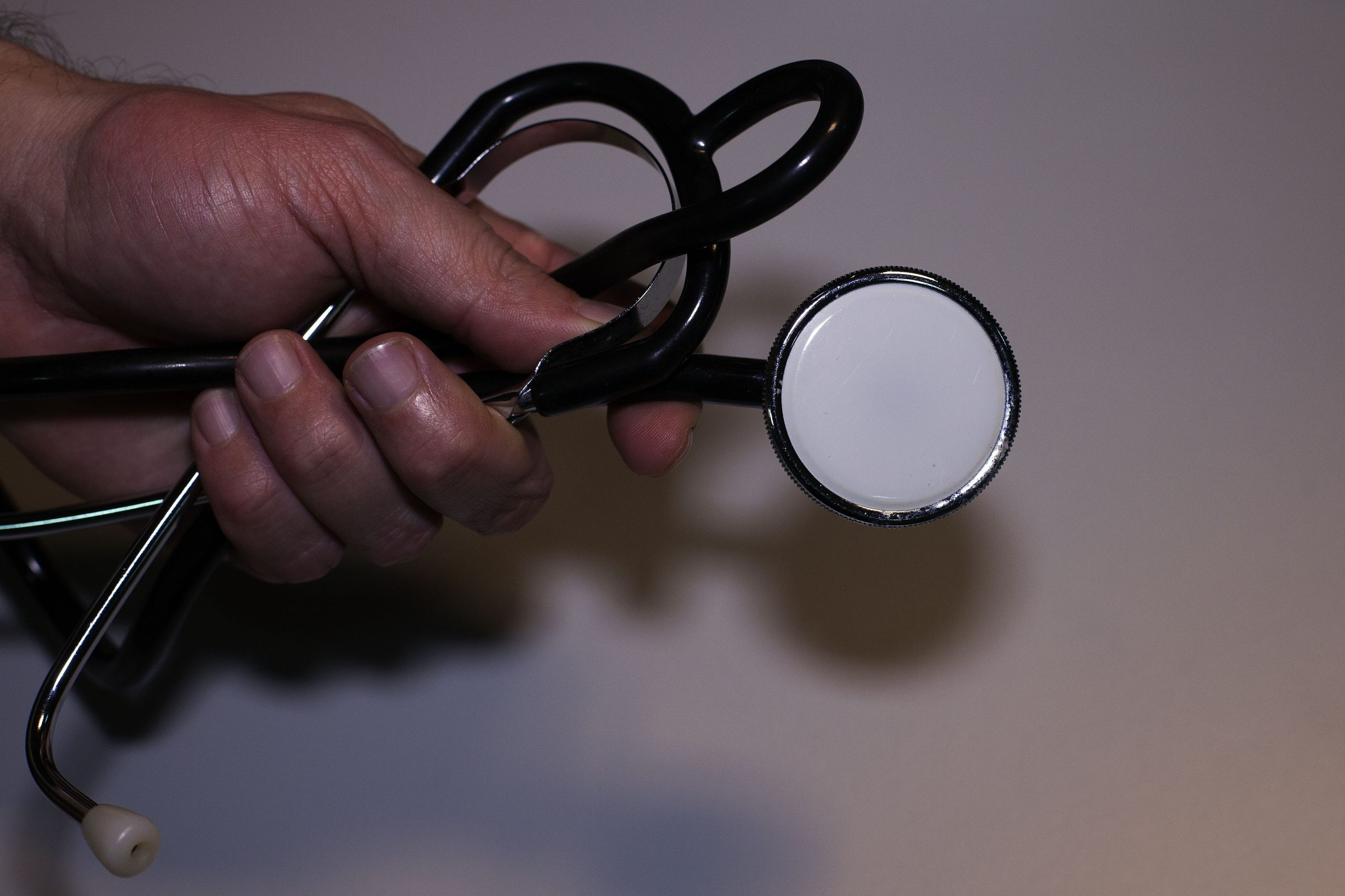 Diferença de tensão arterial entre braços significa mais riscos para saúde, diz estudo