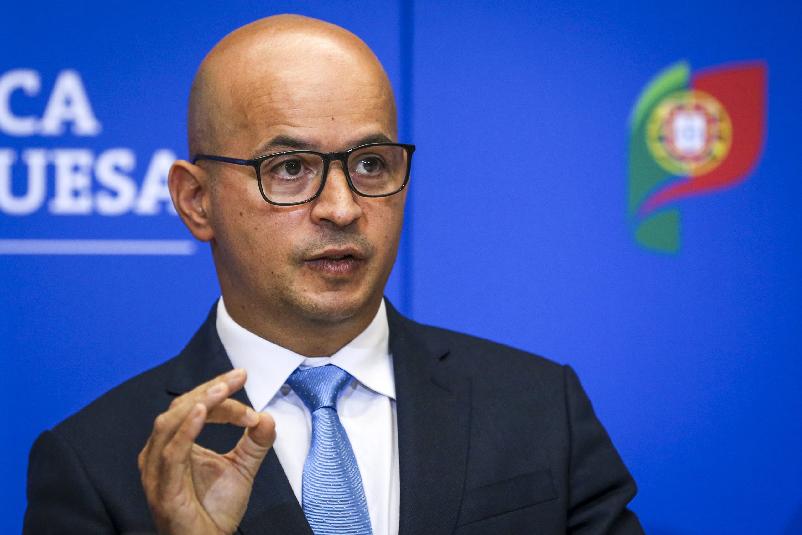OE2021. “A acontecer algum desvio [no défice] será no sentido de ficar abaixo do previsto no Orçamento do Estado”, diz João Leão