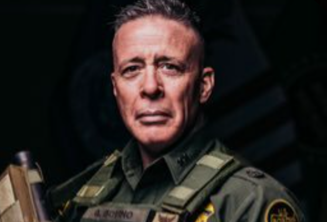 Czar das fronteiras de Trump prepara-se para abandonar Minneapolis após morte de Alex Pretti