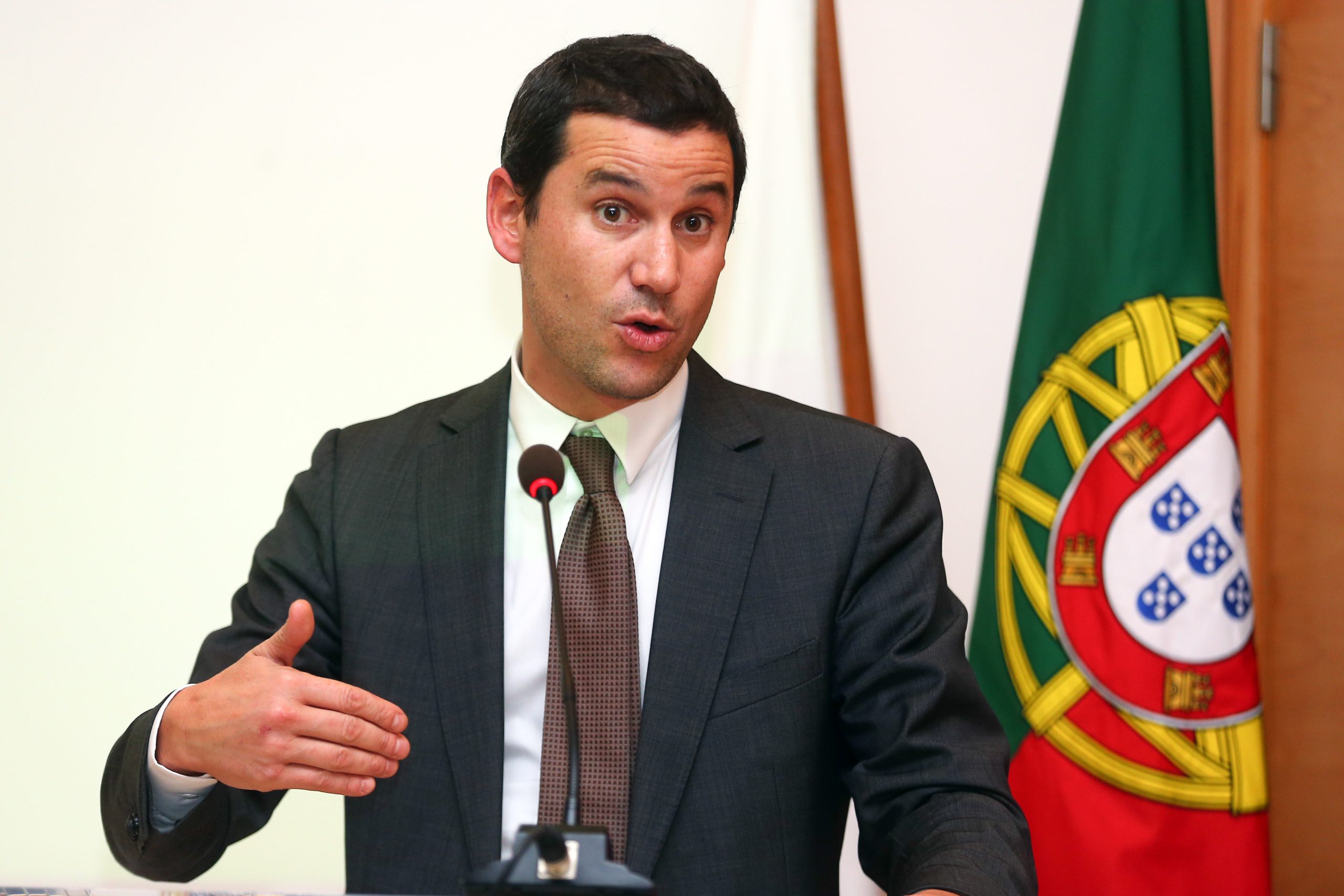Governo prepara rede de abastecimento de emergência de combustíveis