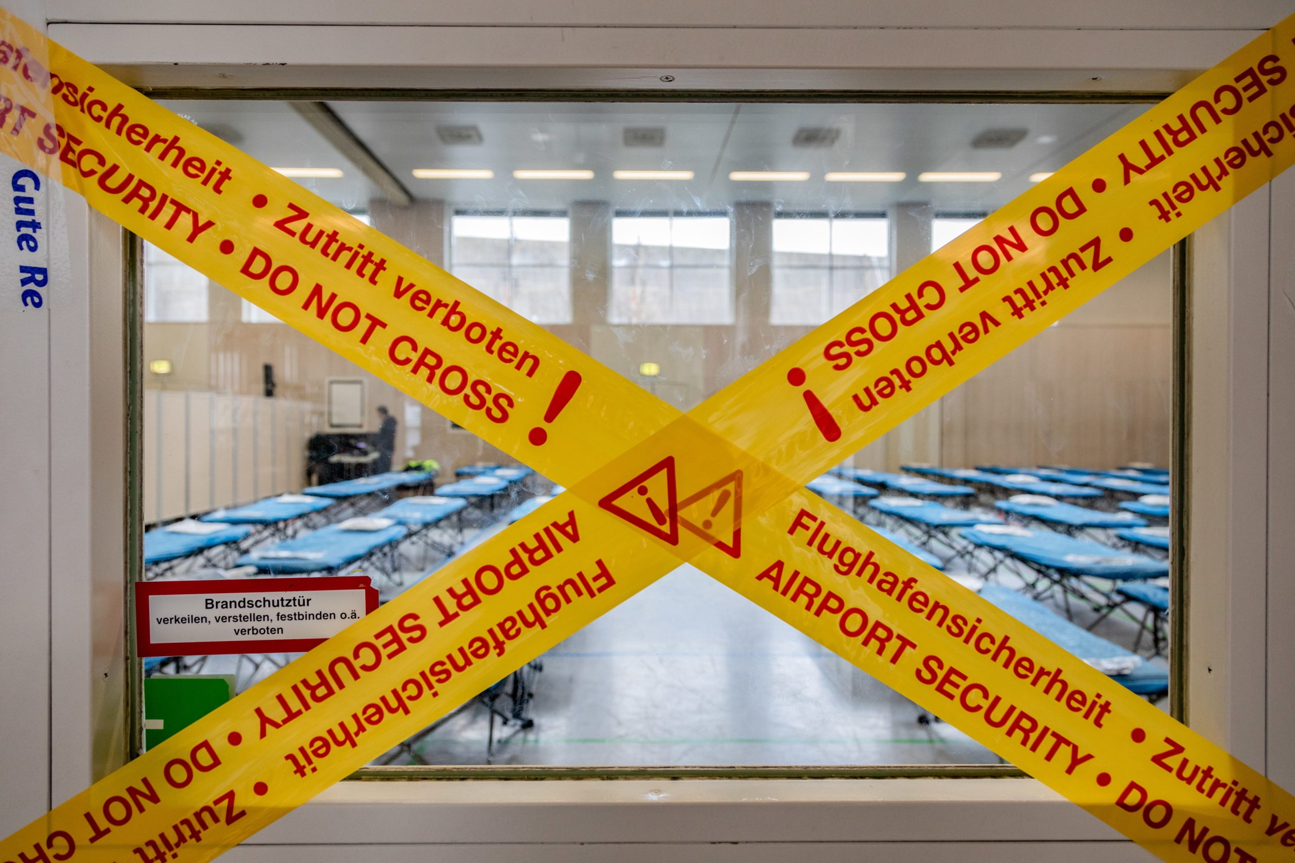 Covid-19: Detetado um primeiro caso suspeito da variante Ómicron na Alemanha