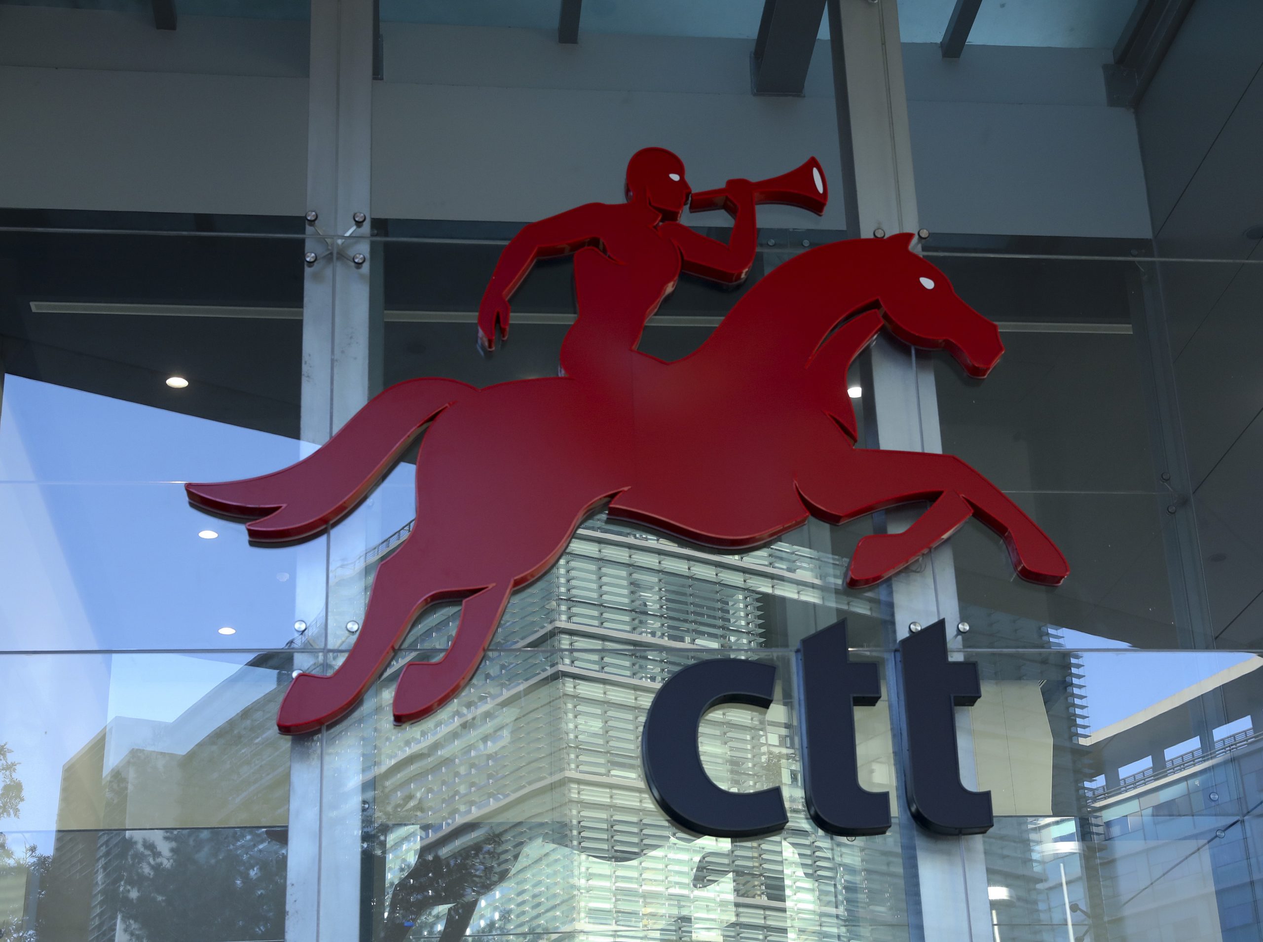 Autarca do Lavradio condena encerramento de posto dos CTT