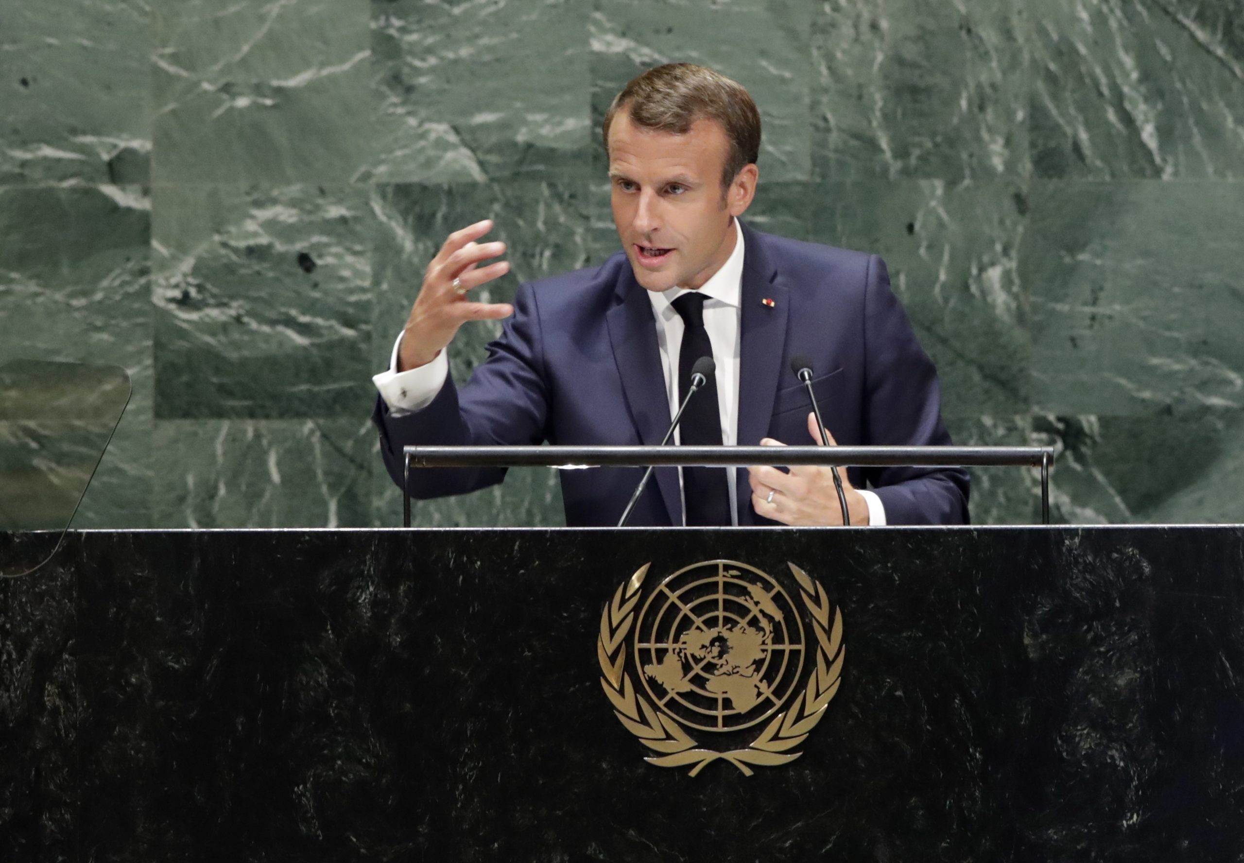 Emmanuel Macron diz que Jacques Chirac foi “um grande francês” que amou e foi amado