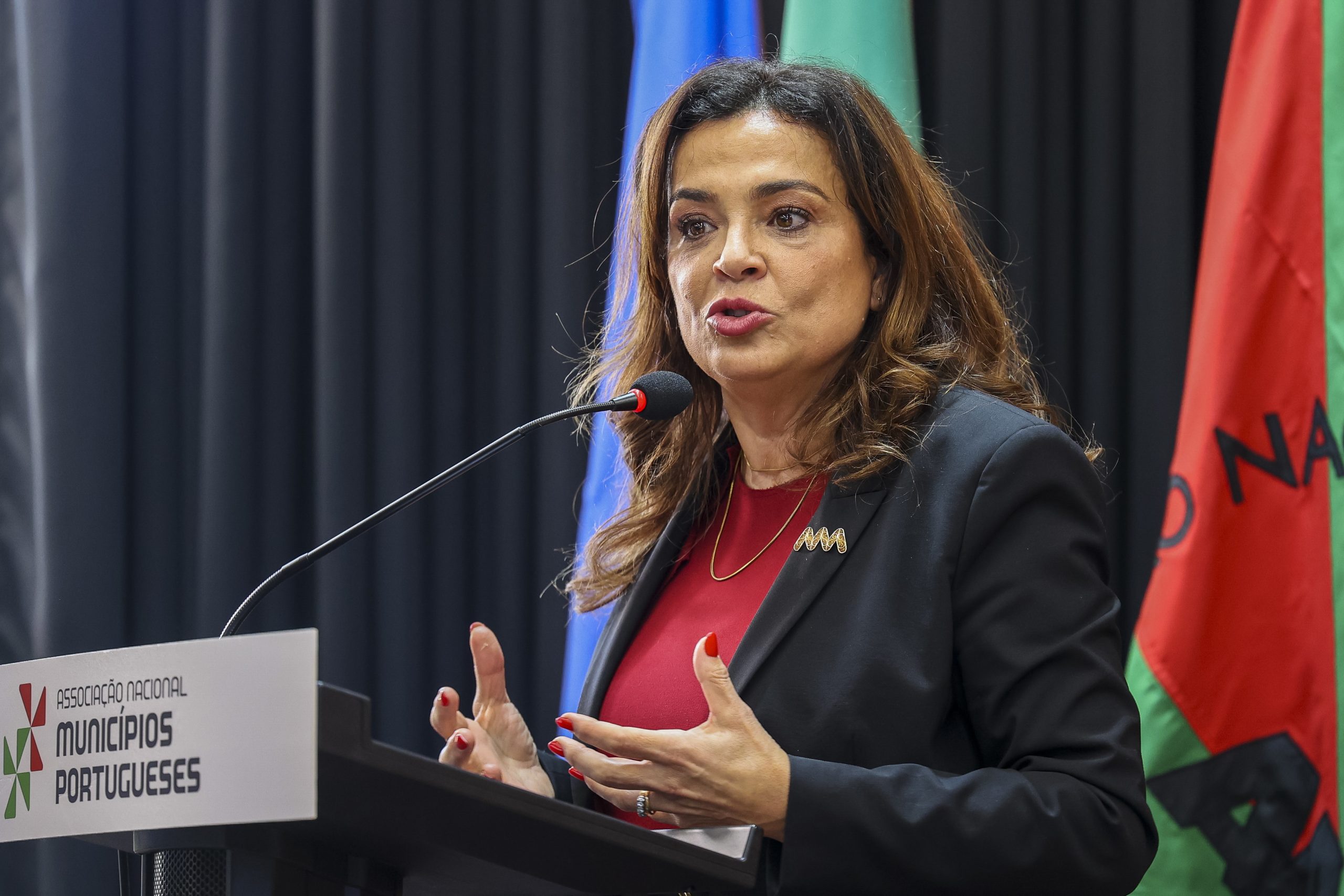 Municipios reúnem hoje no Seixal para falar de finanças, coesão e descentralização