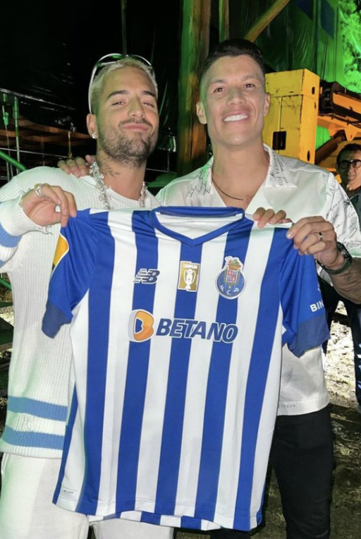 Marés Vivas. Uma camisola do FC Porto para Maluma – e quem melhor para oferecer que Uribe