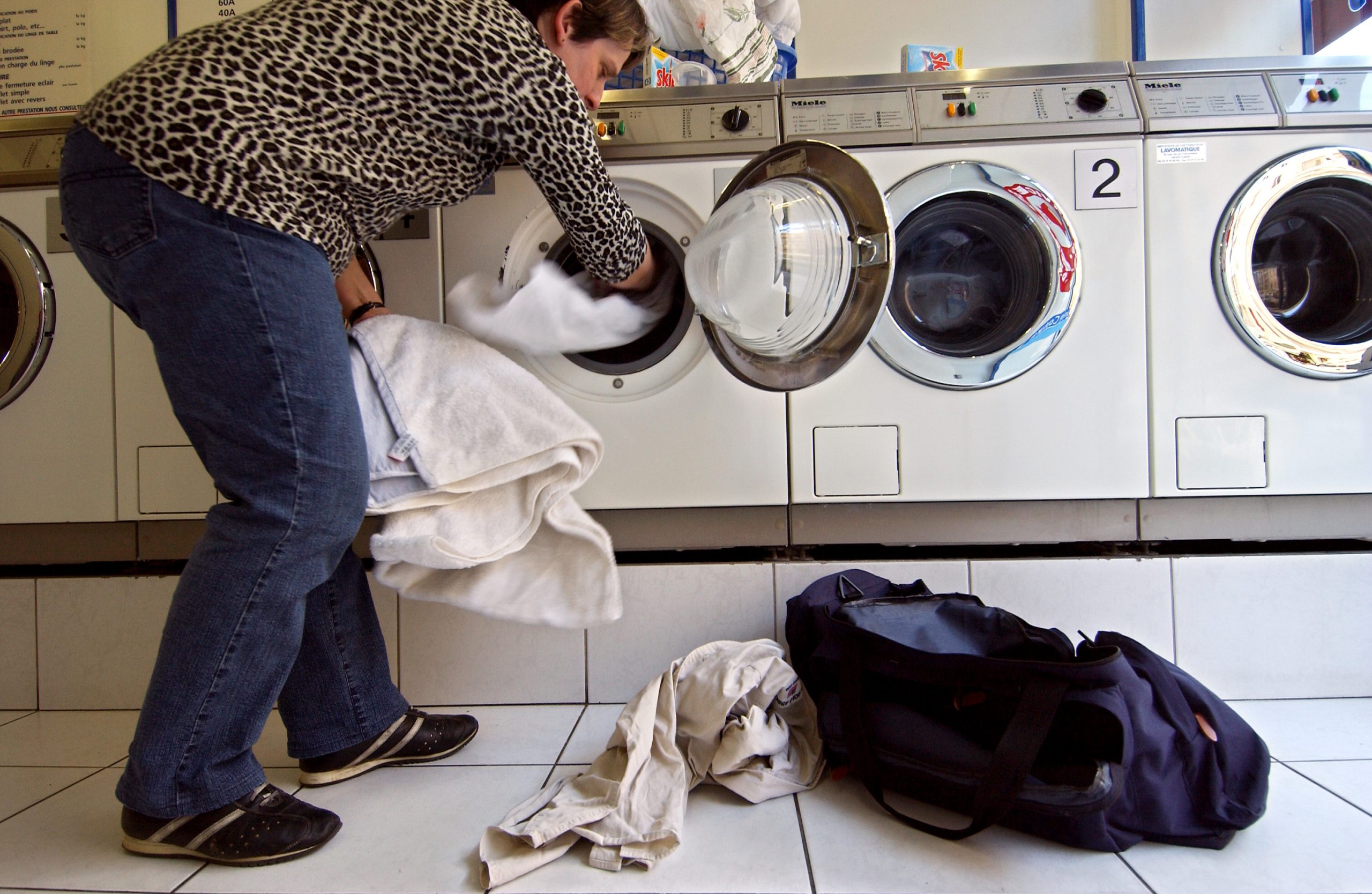 Portugueses mostram maior consciência ambiental nas rotinas de lavagem e valorizam a durabilidade da roupa
