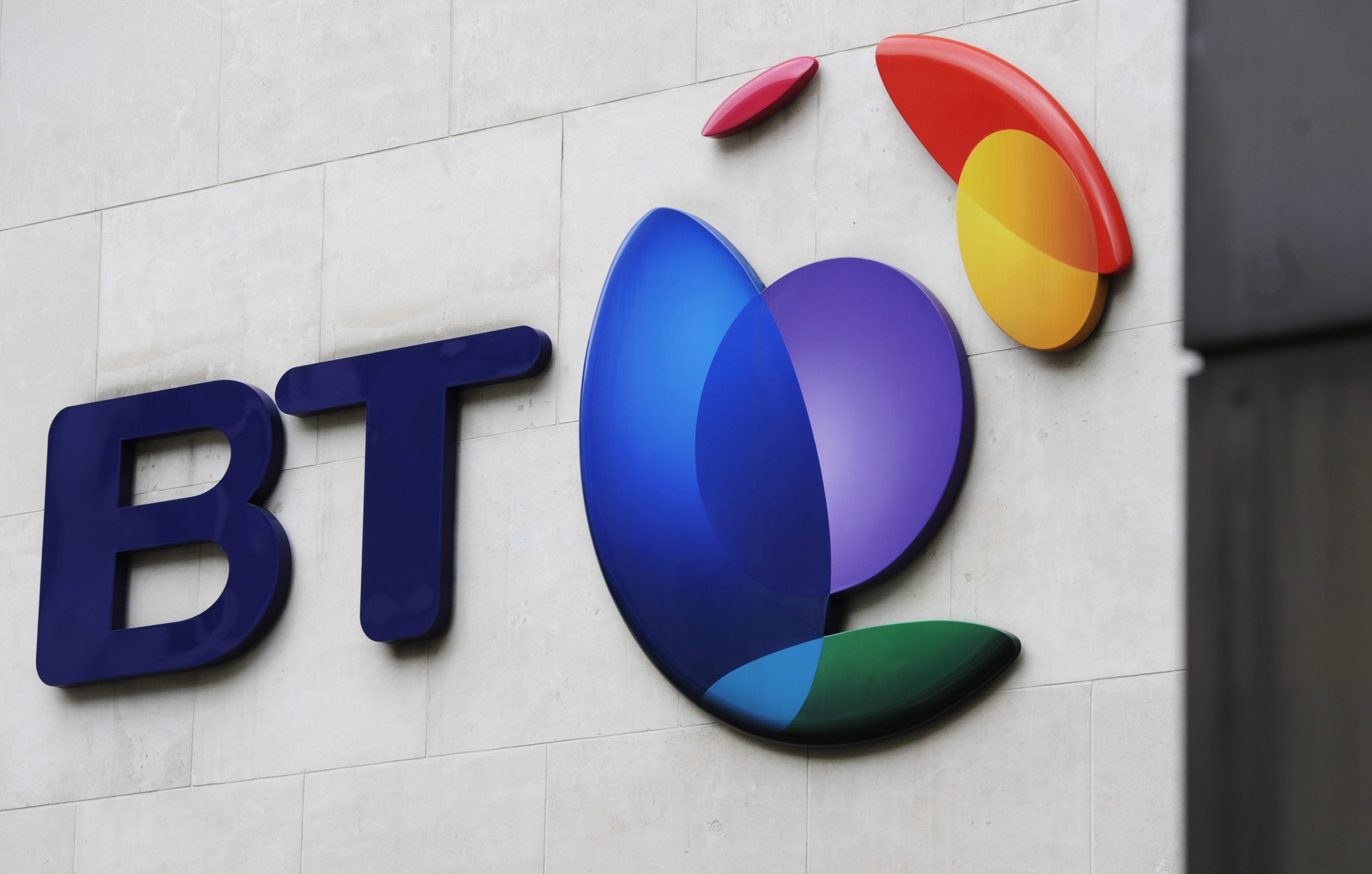 British Telecom vai suprimir 4.000 empregos nos próximos 2 anos