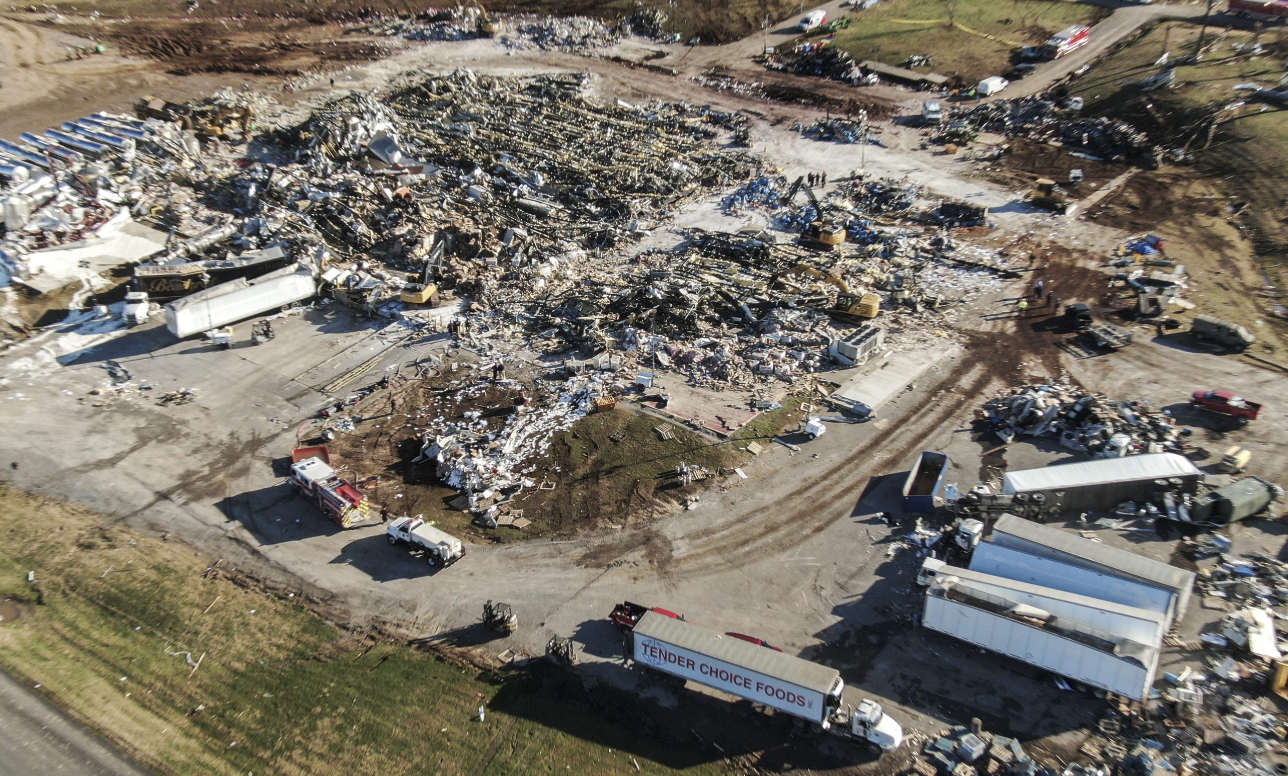 EUA: Jemaryon Hart, o homem que sobreviveu sete horas sob os escombros depois da passagem dos tornados