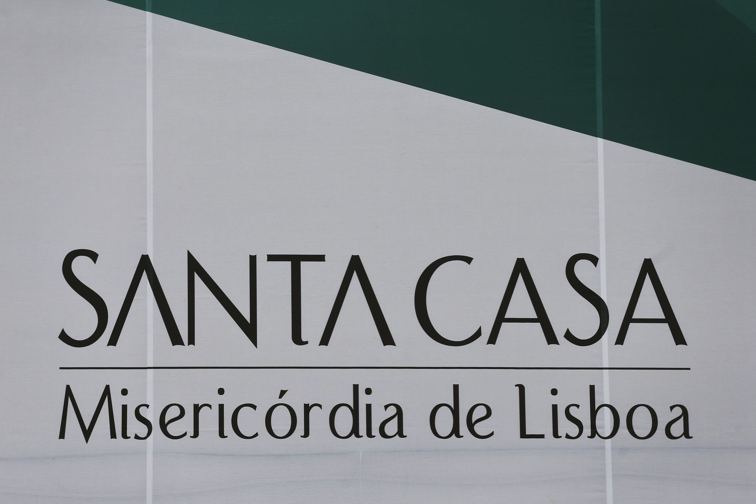 Parlamento aprova lei do CDS para travar entrada da Santa Casa no Montepio