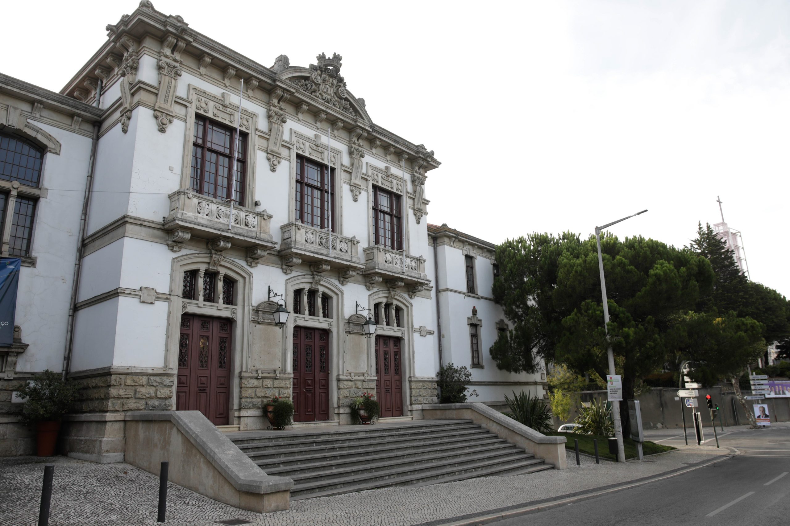 Presidente da Câmara de Leiria quer escolas fechadas