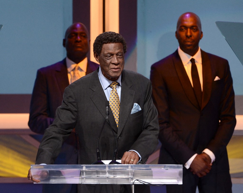 Elgin Baylor, ex-basquetebolista dos Lakers, morreu aos 86 anos