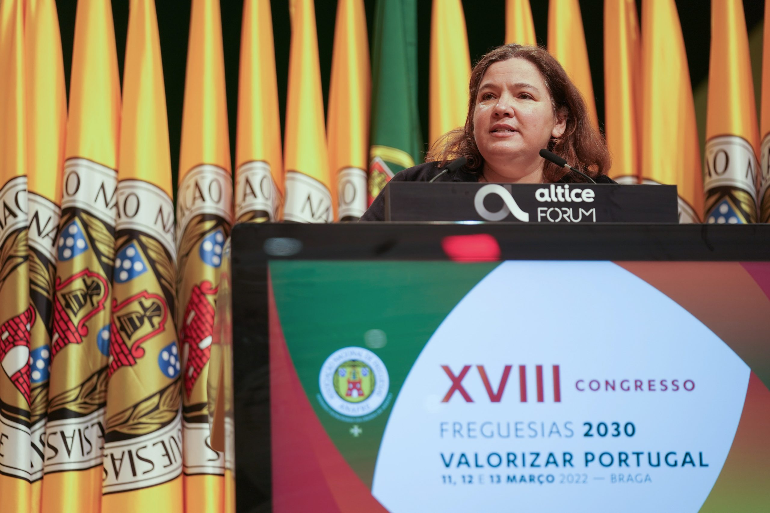 Ministra diz que a descentralização deve ser “acelerada”
