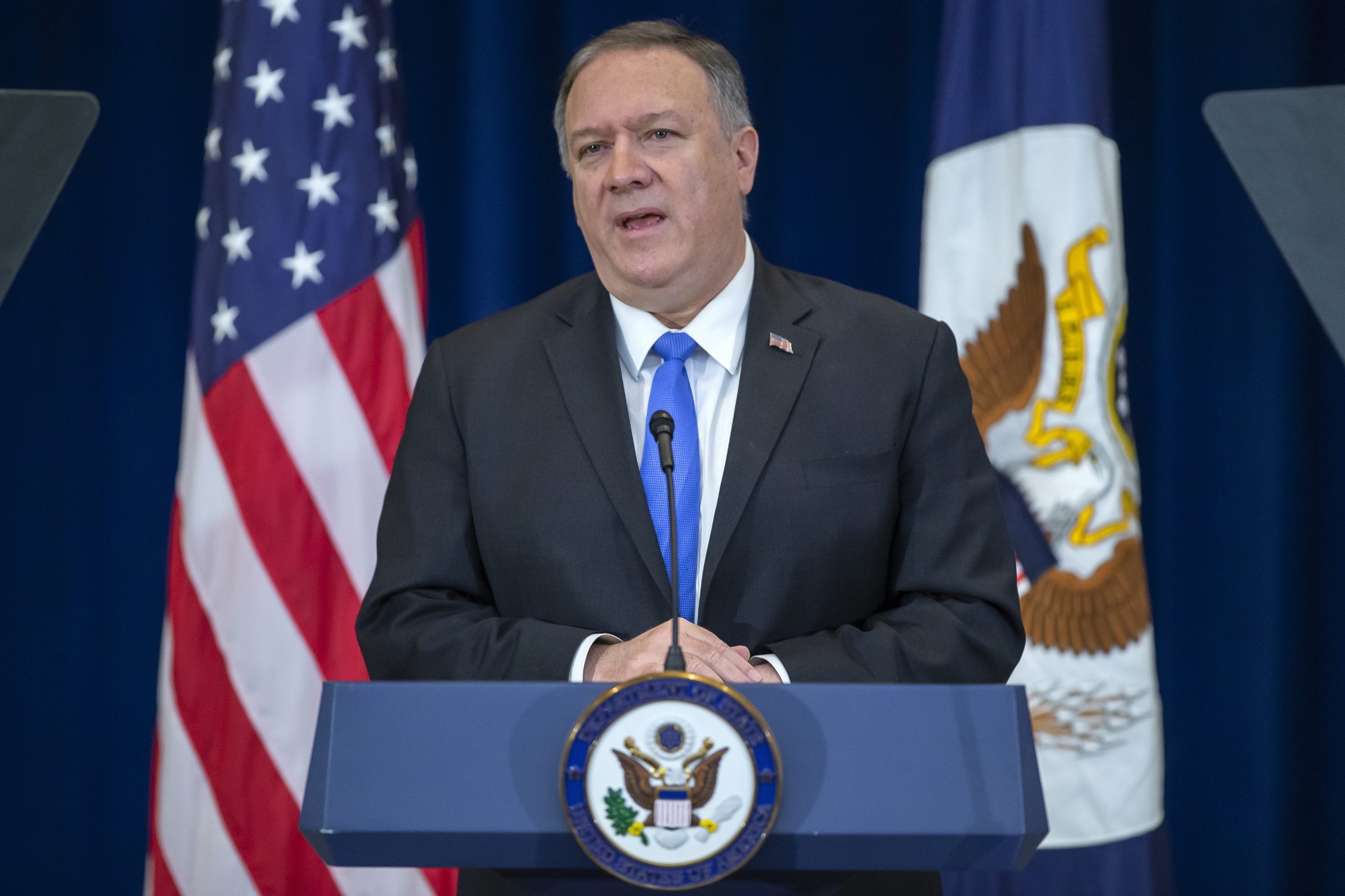 Pompeo adia visita à Ucrânia para “monitorizar situação” após ataque a embaixada no Iraque