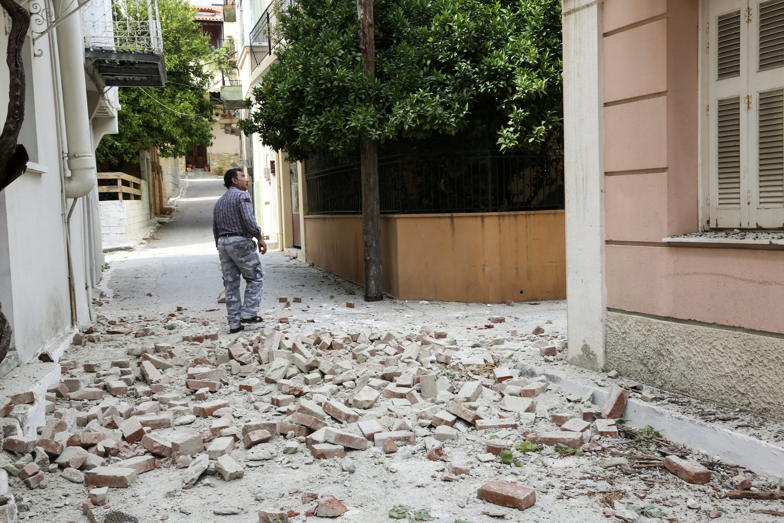 Terramoto no mar Egeu fez 10 feridos na ilha grega de Lesbos