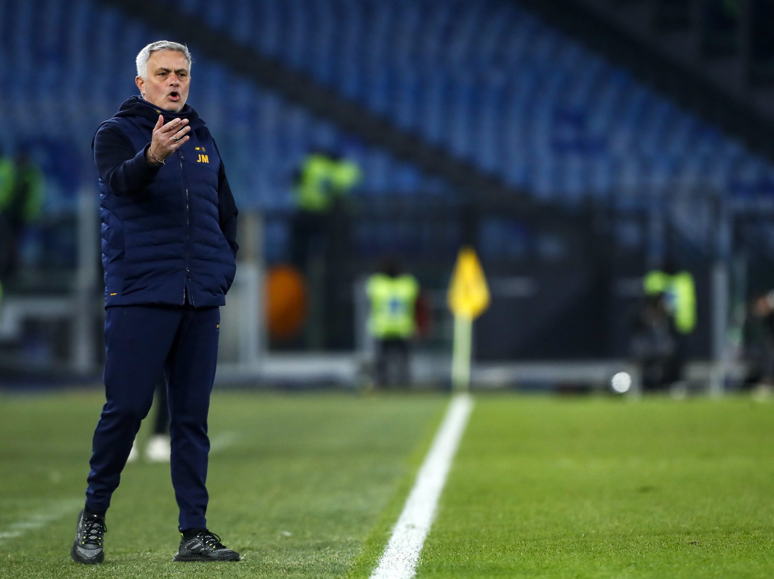 Roma, de José Mourinho, vence Empoli e sobe provisoriamente ao terceiro lugar
