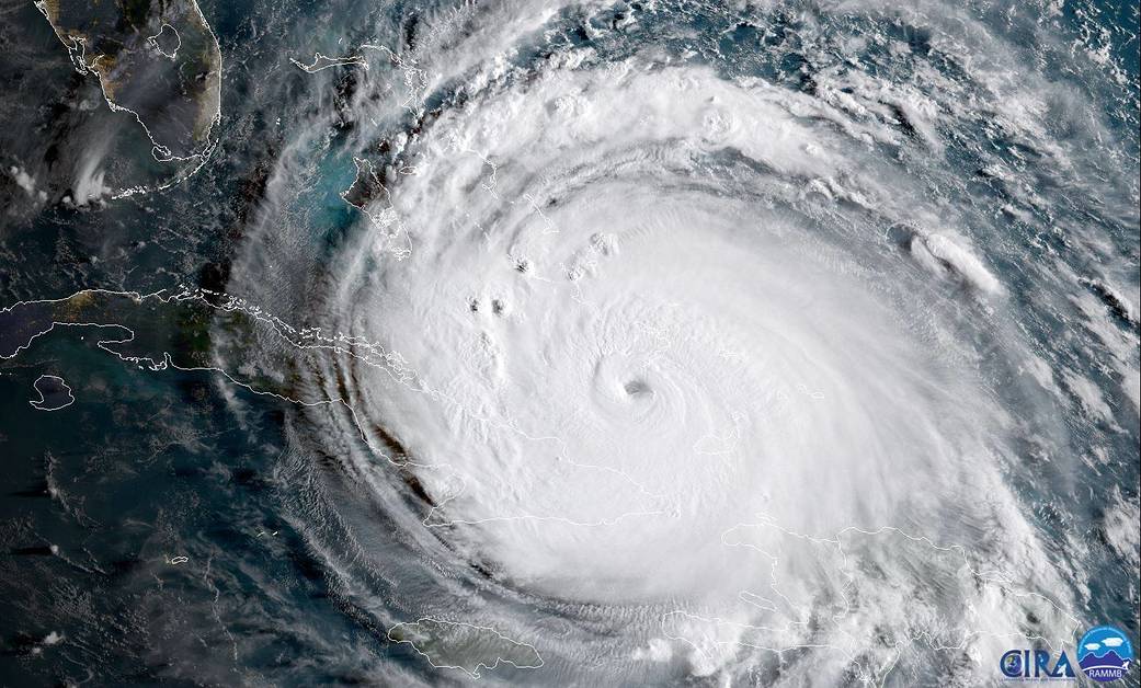 Maria tornou-se novamente furacão e ameaça Carolina do Norte