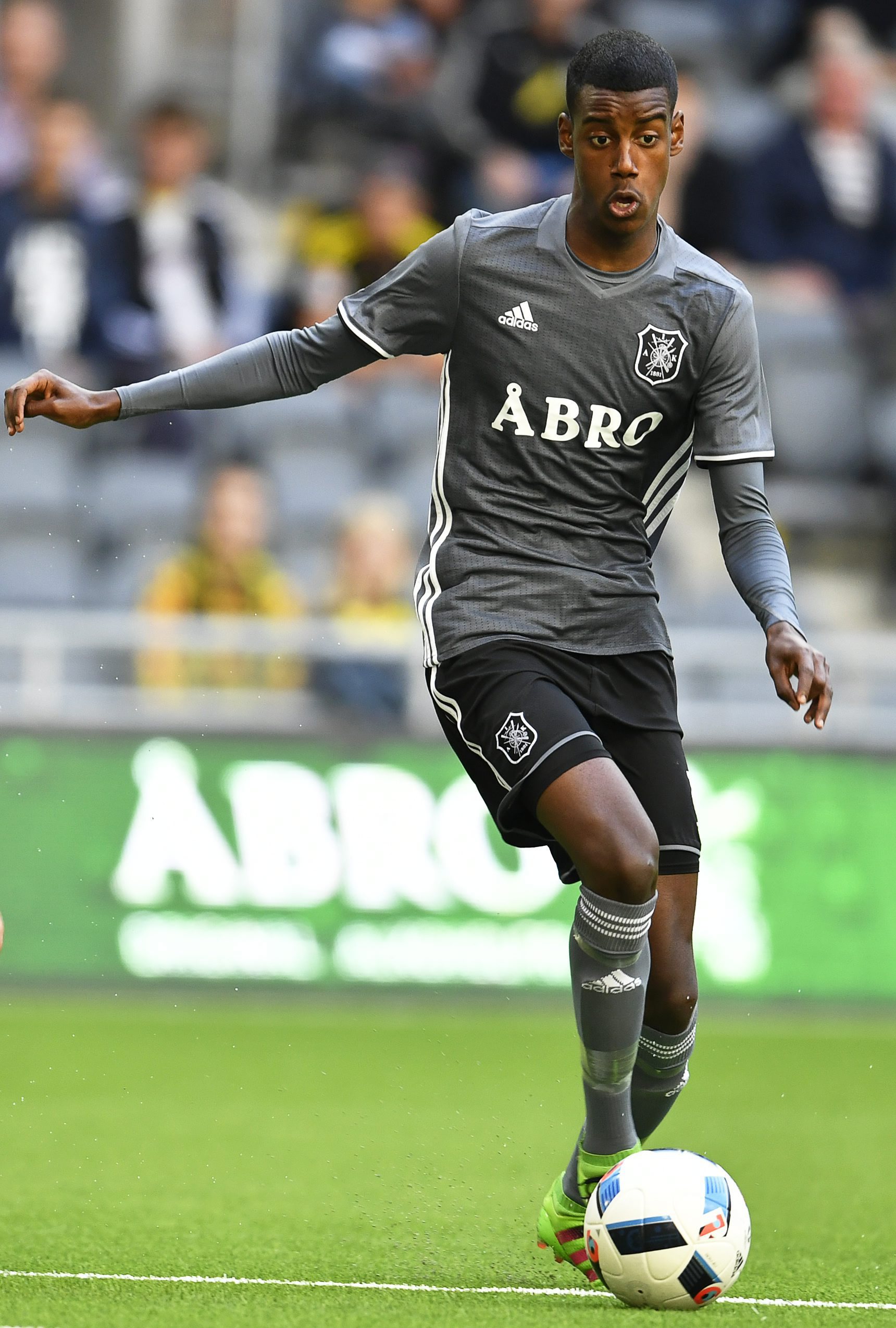 Alexander Isak: o prodígio sueco que rejeitou o Real Madrid para ir “evoluir no Dortmund”