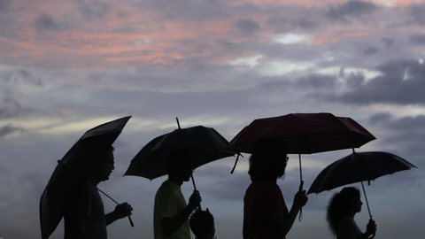 Céu muito nublado e chuva fraca marcam previsão para o país