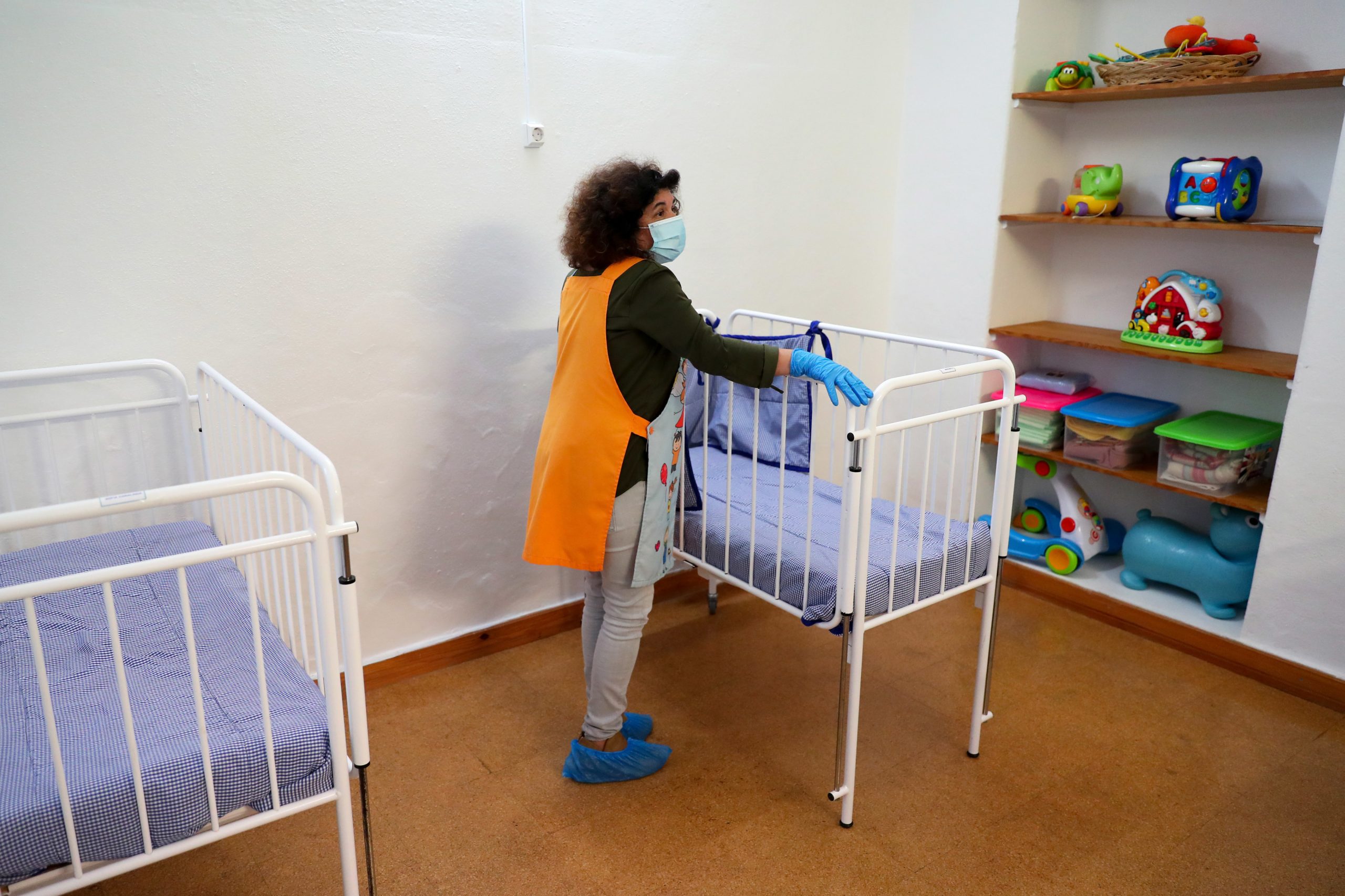 Bebés que passam mais de 10 horas em creches sujeitos a ‘stress’ crónico e doenças futuras