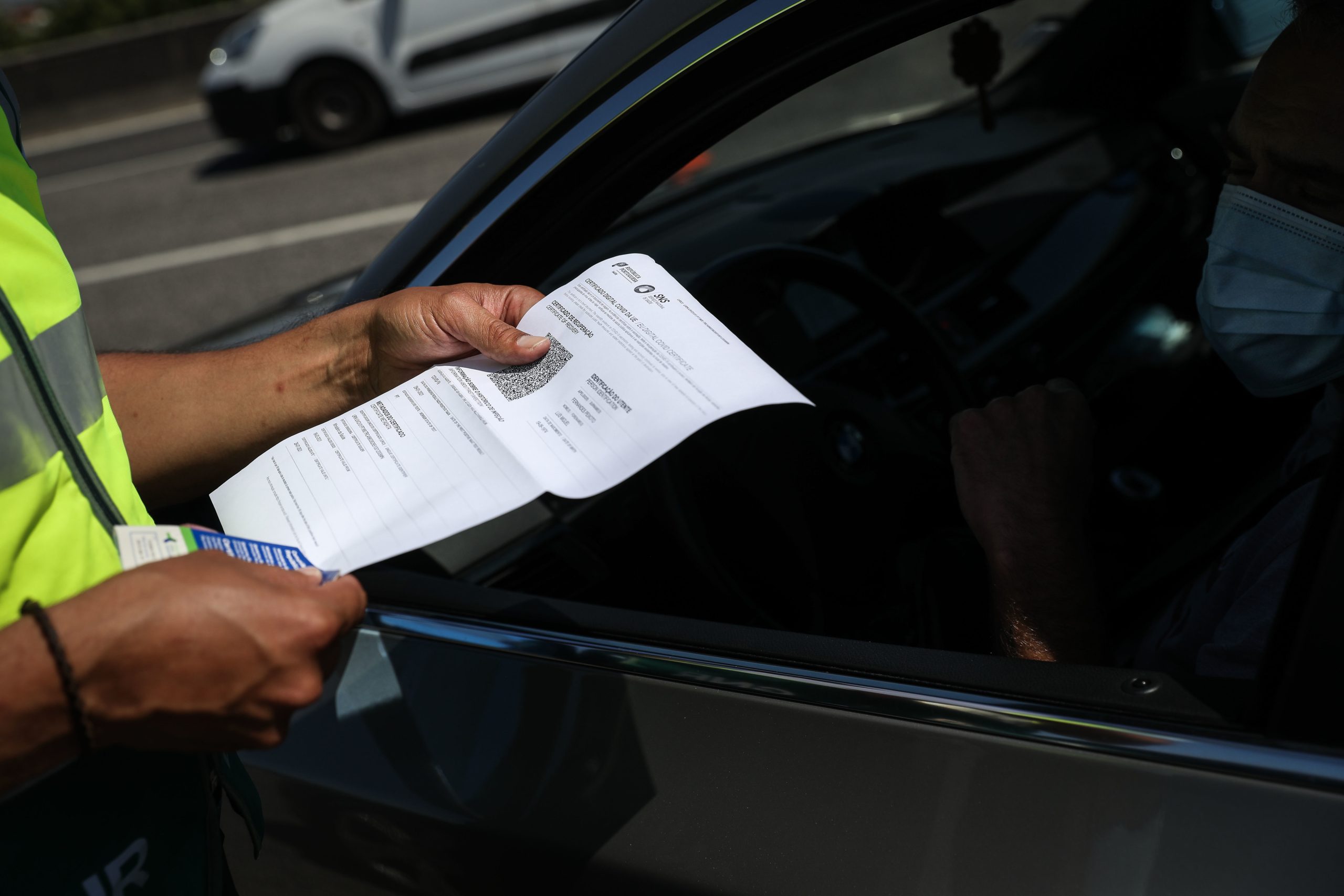“Acho que tem de ser”. Automobilistas concordam e estão a cumprir com restrições de circulação na AML