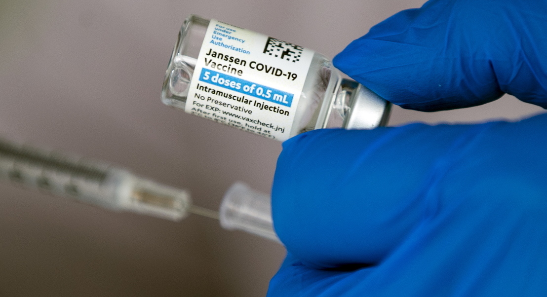 Covid-19: Regulador europeu sublinha que benefícios da vacina da Janssen superam riscos