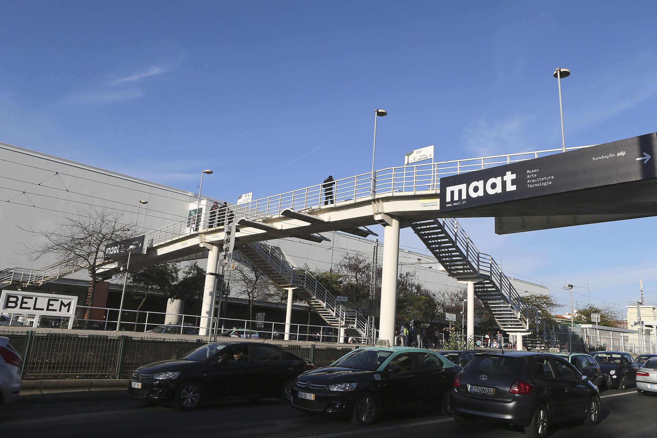 Câmara de Lisboa vai avaliar ponte pedonal encerrada junto ao MAAT