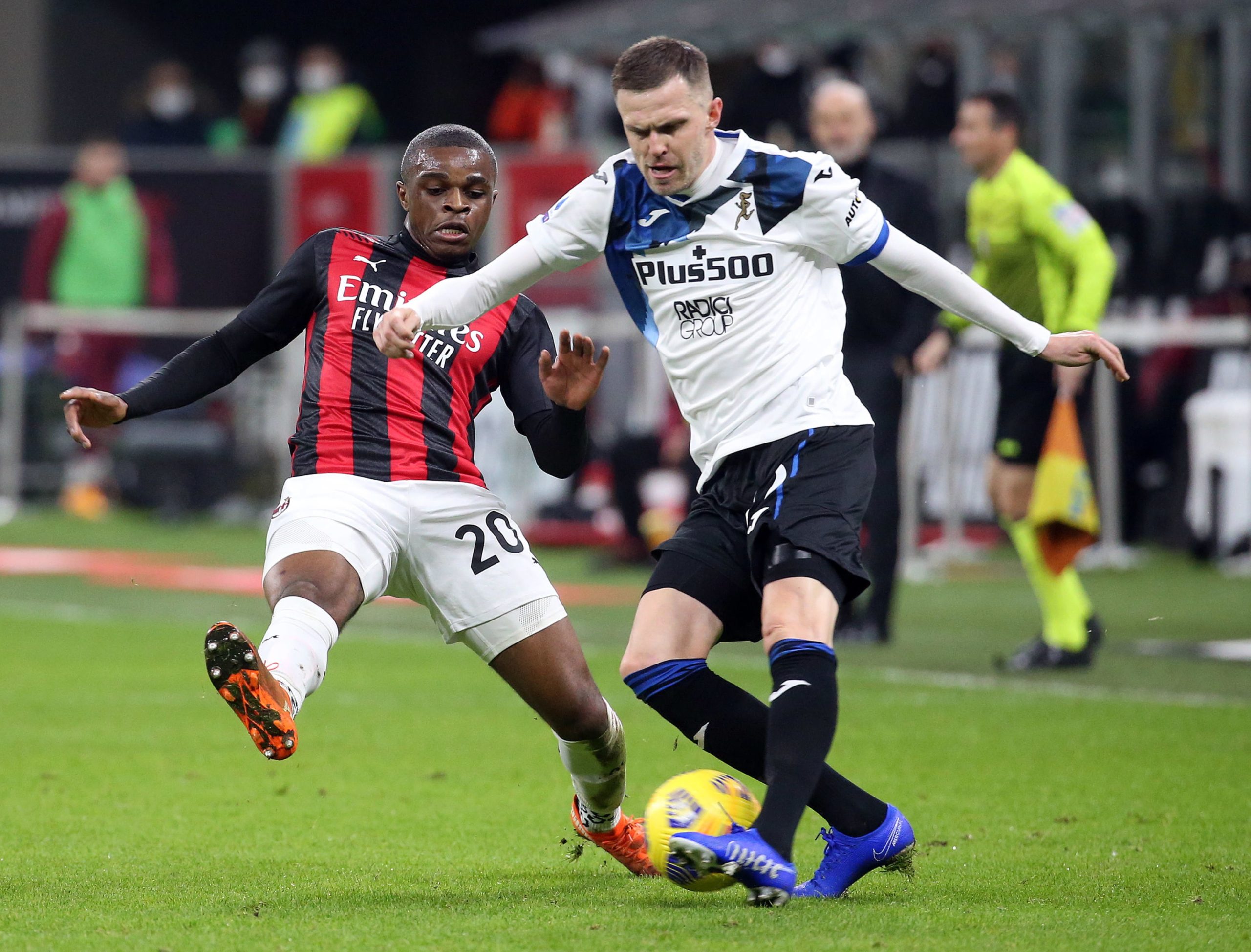 Atalanta dá ‘lição’ de futebol e vence fora o líder AC Milan