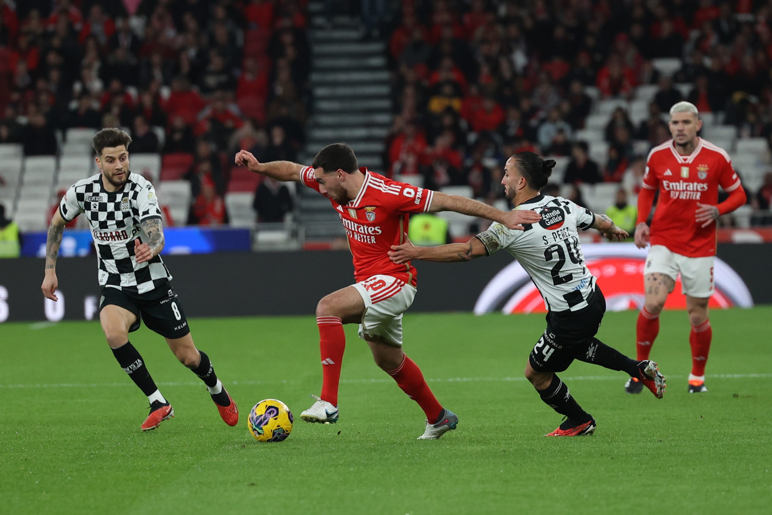 Kokçu ficou de fora dos convocados do Benfica após entrevista polémica
