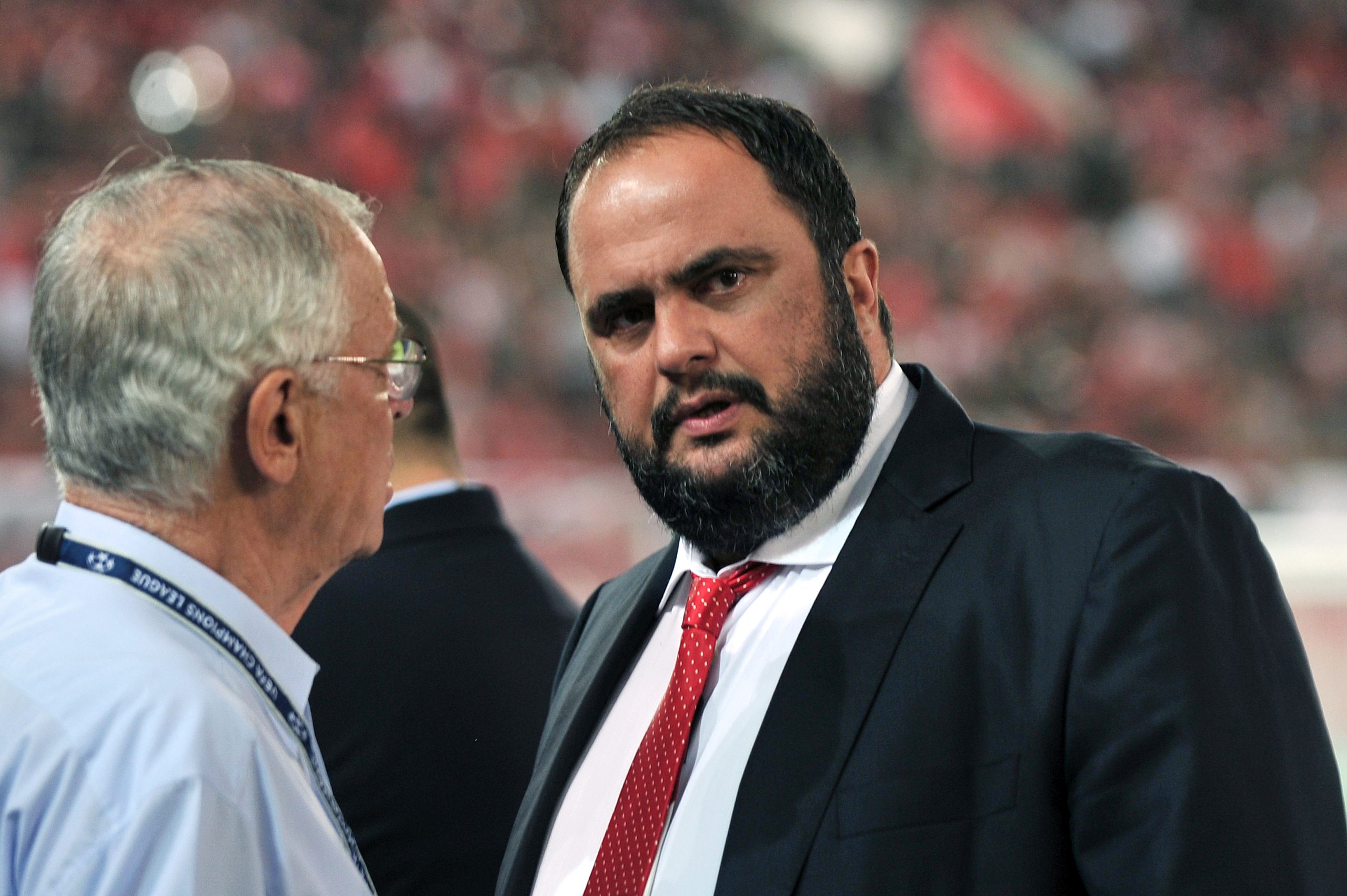 Dono do Olympiacos compra Nottingham Forest